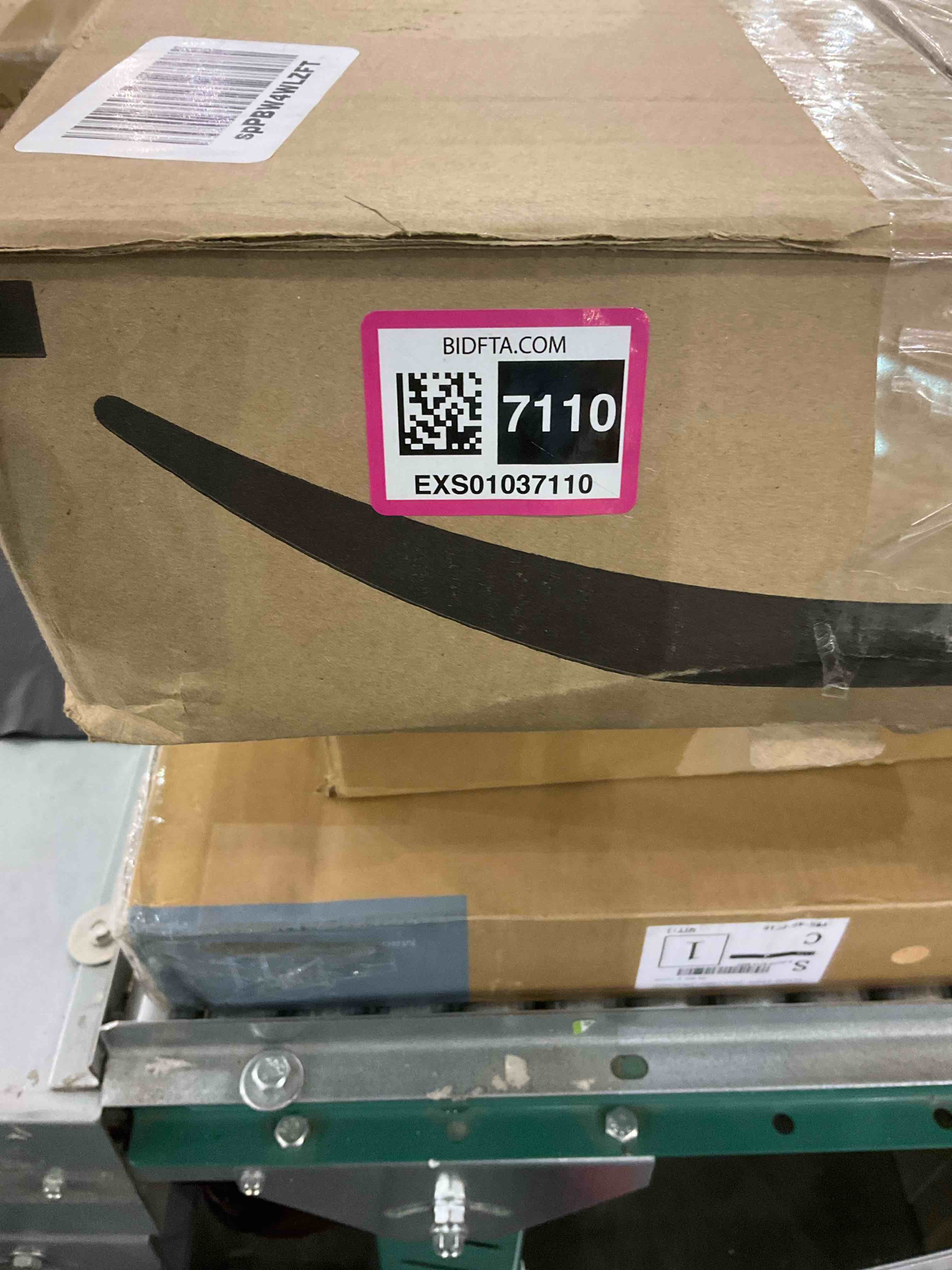 https://s3.amazonaws.com/lotting-images-prod/BargainHunt/EXS01037110_1708431367982.jpeg