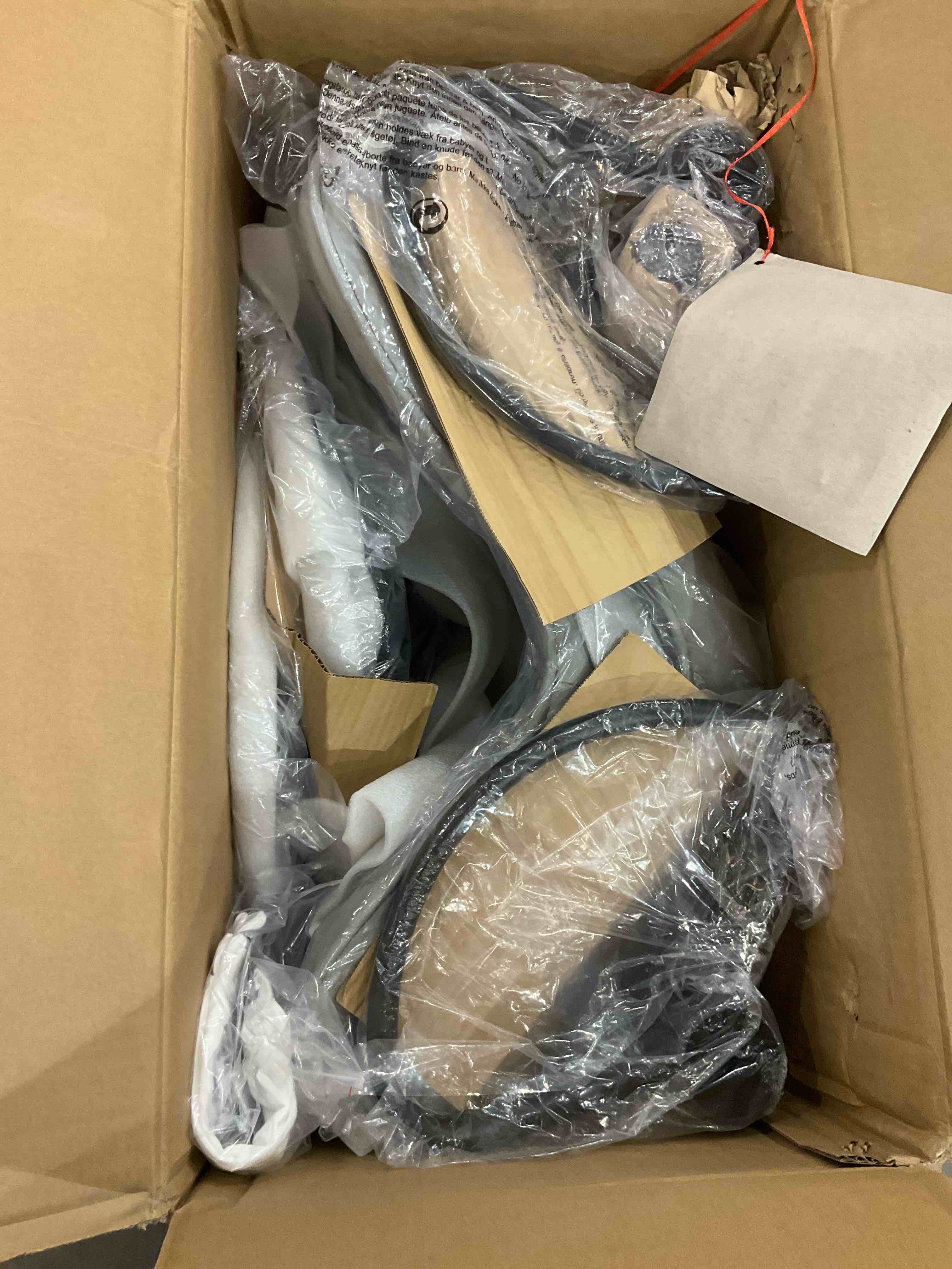 https://s3.amazonaws.com/lotting-images-prod/BargainHunt/EXS01037140_1708441148128.jpeg