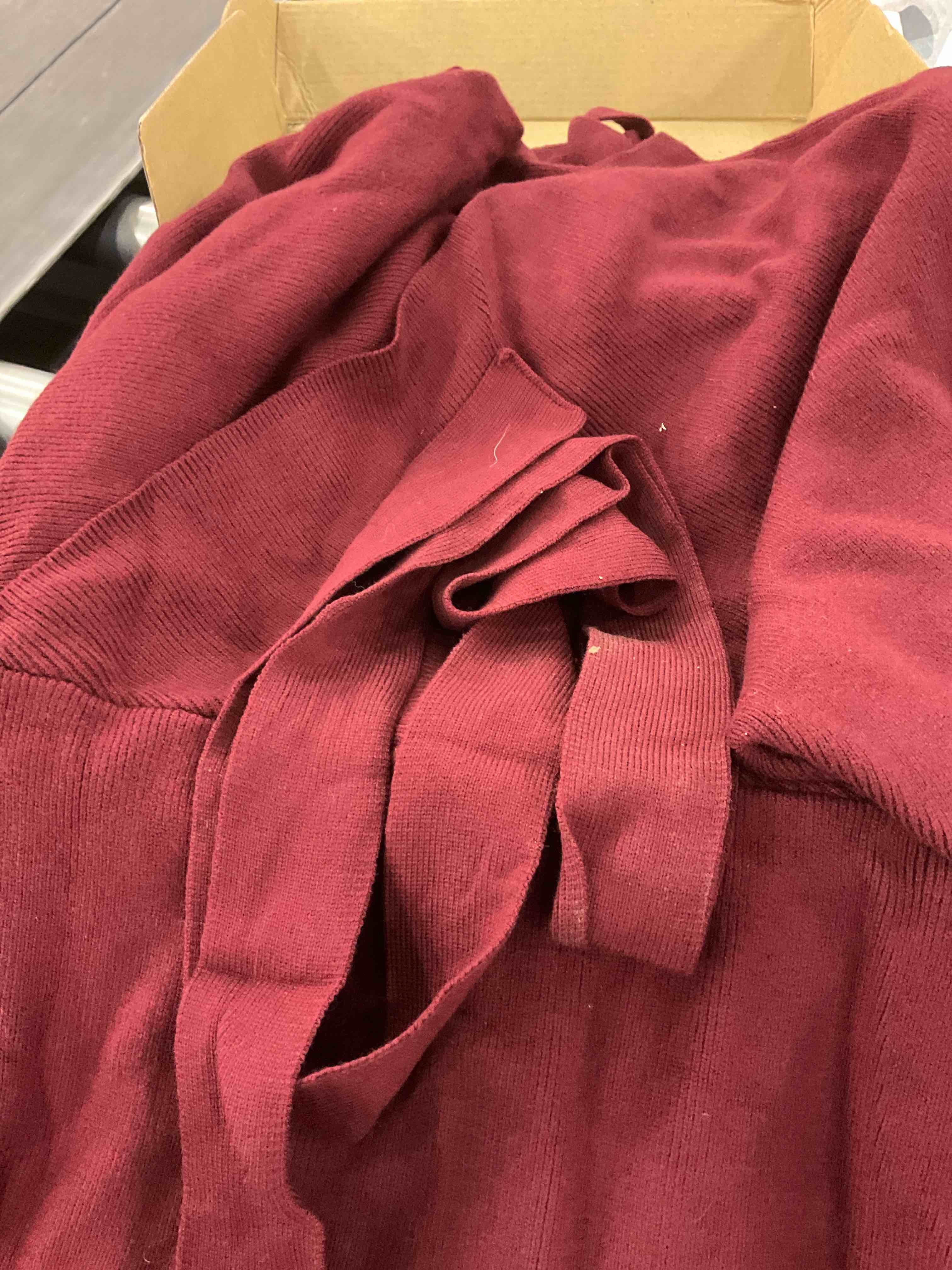 https://s3.amazonaws.com/lotting-images-prod/BargainHunt/EXS01037526_1712670417830.jpeg