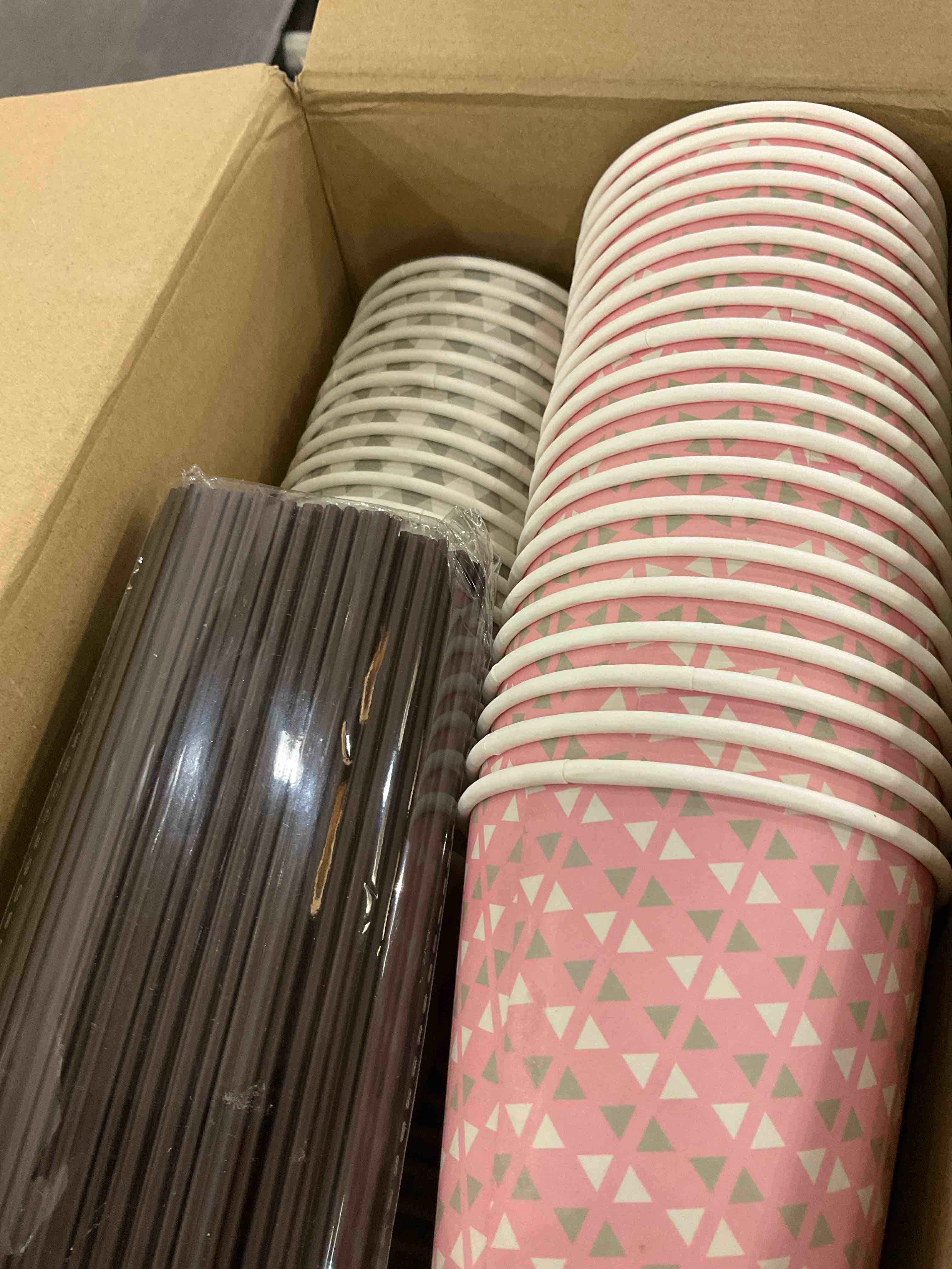 https://s3.amazonaws.com/lotting-images-prod/BargainHunt/EXS01037555_1712675490624.jpeg