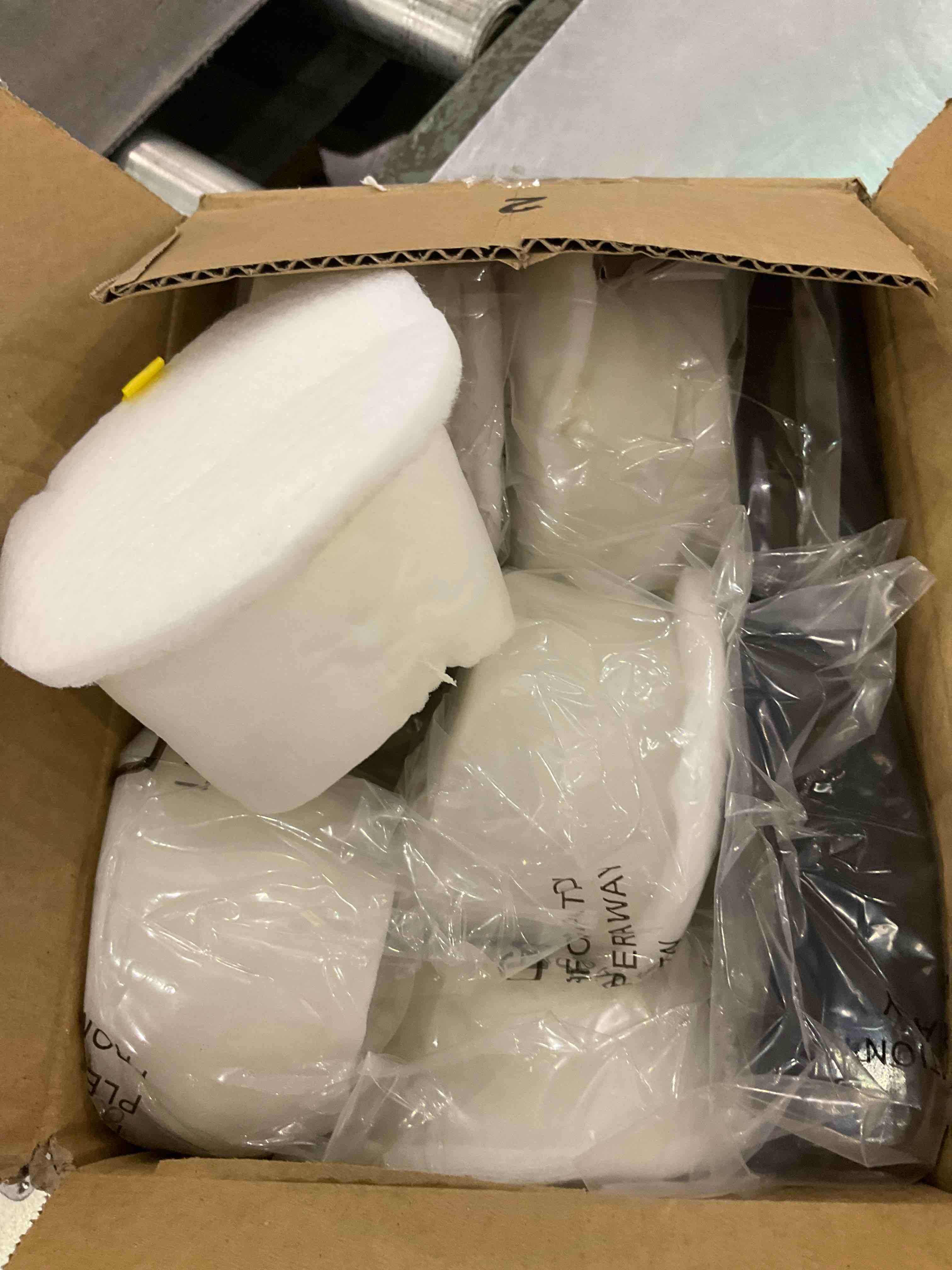 https://s3.amazonaws.com/lotting-images-prod/BargainHunt/EXS01037564_1712676948337.jpeg
