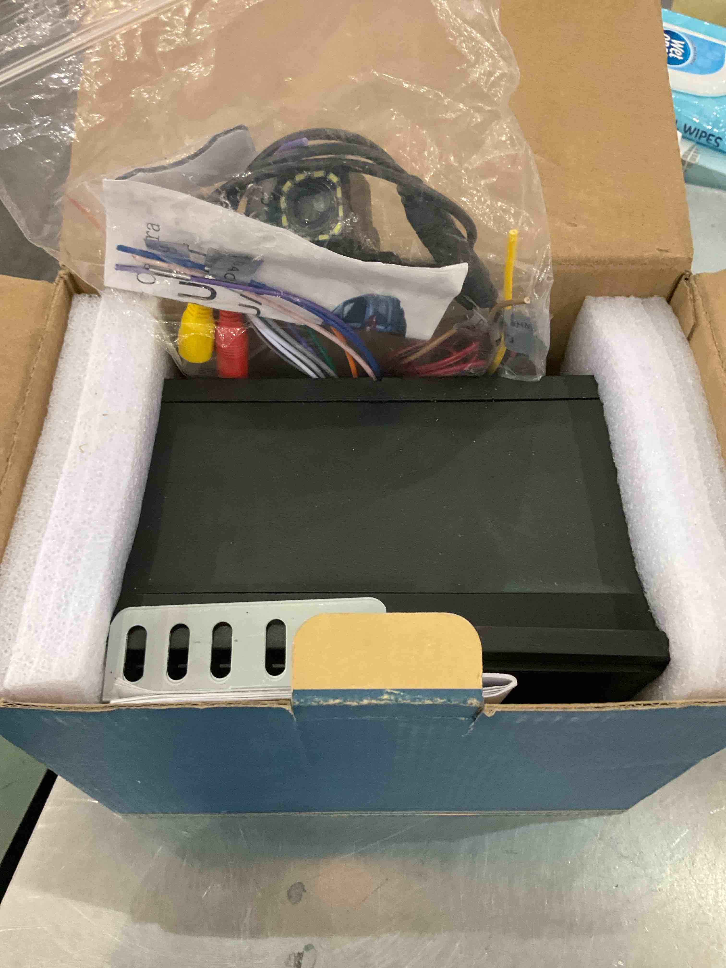 https://s3.amazonaws.com/lotting-images-prod/BargainHunt/EXS01037578_1712682815527.jpeg