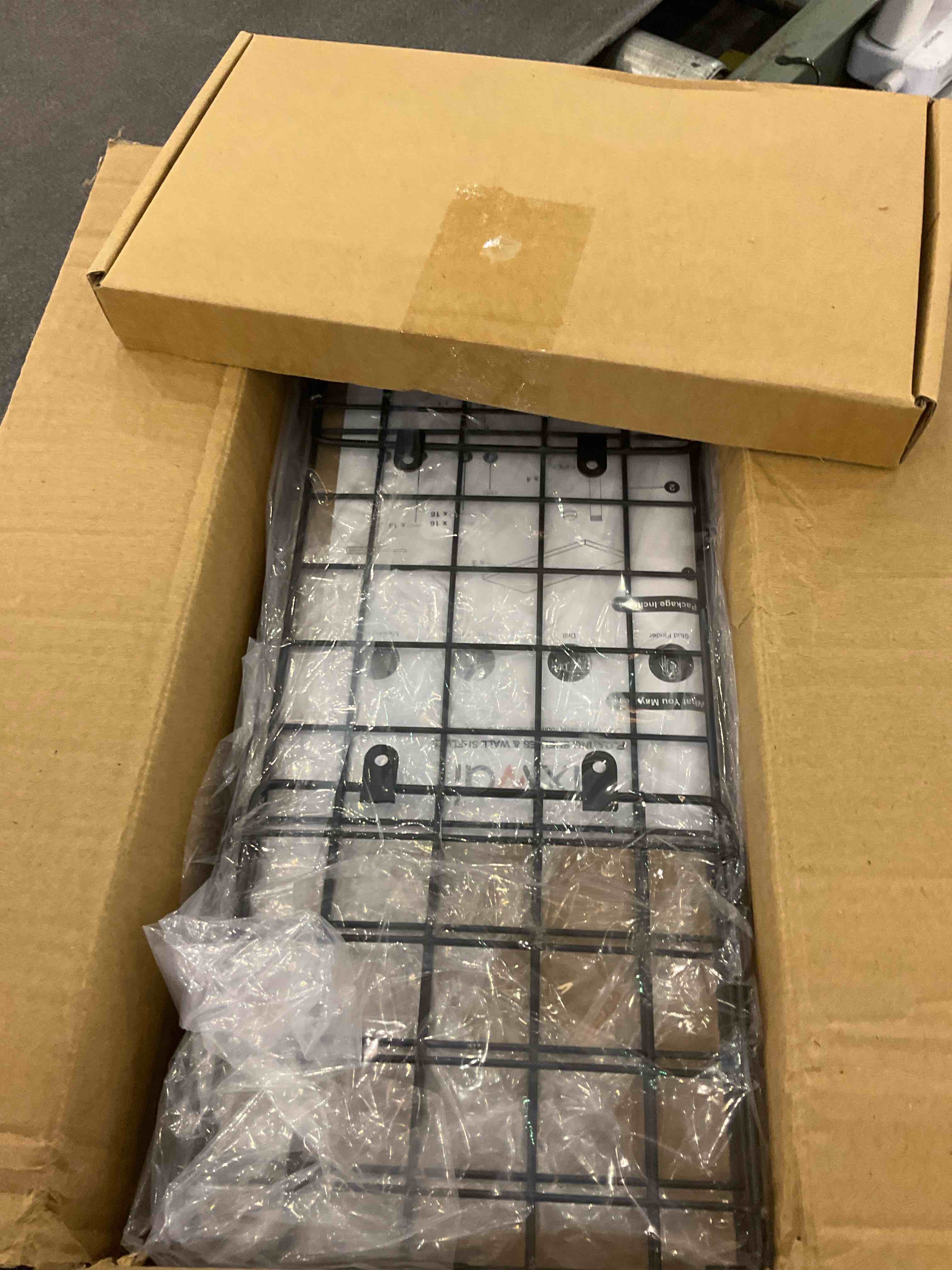 https://s3.amazonaws.com/lotting-images-prod/BargainHunt/EXS01037687_1712759711128.jpeg