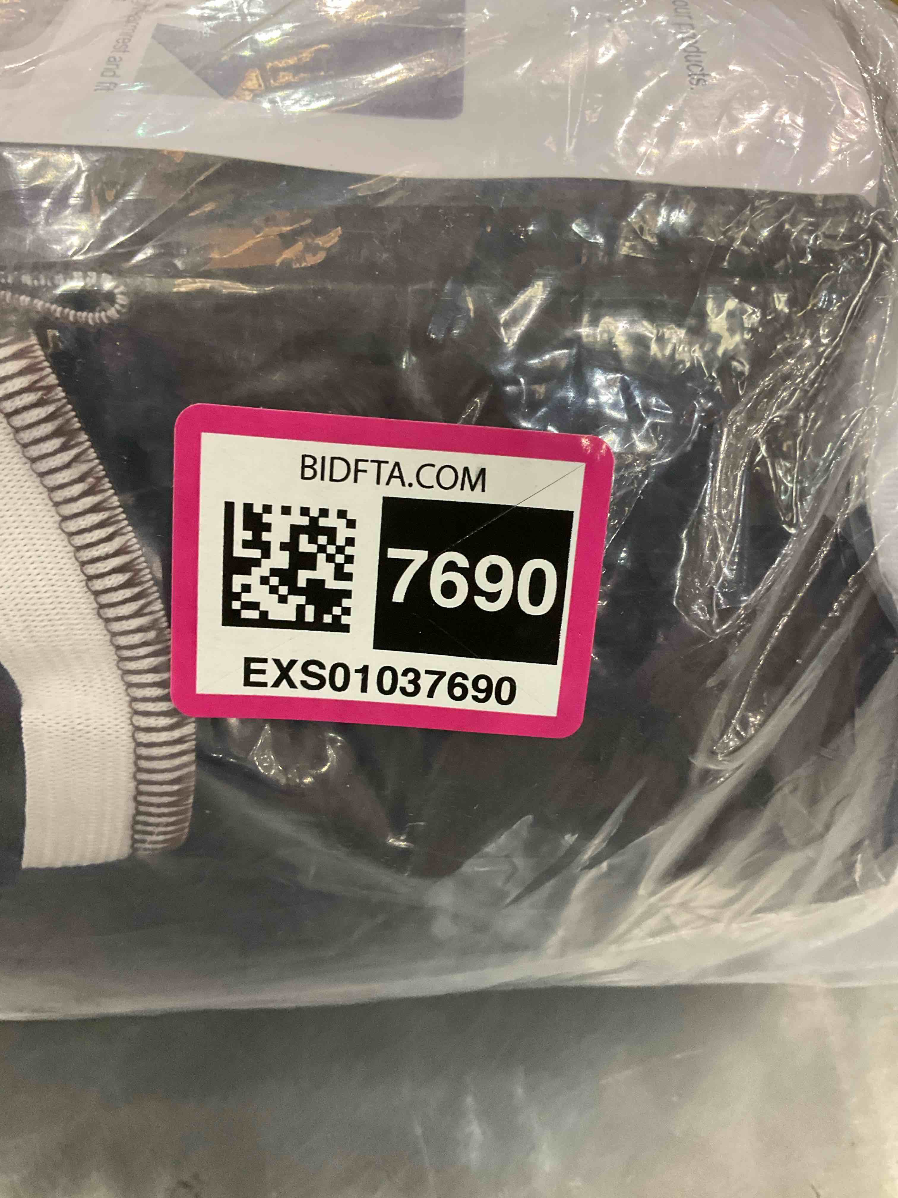 https://s3.amazonaws.com/lotting-images-prod/BargainHunt/EXS01037690_1712760529994.jpeg