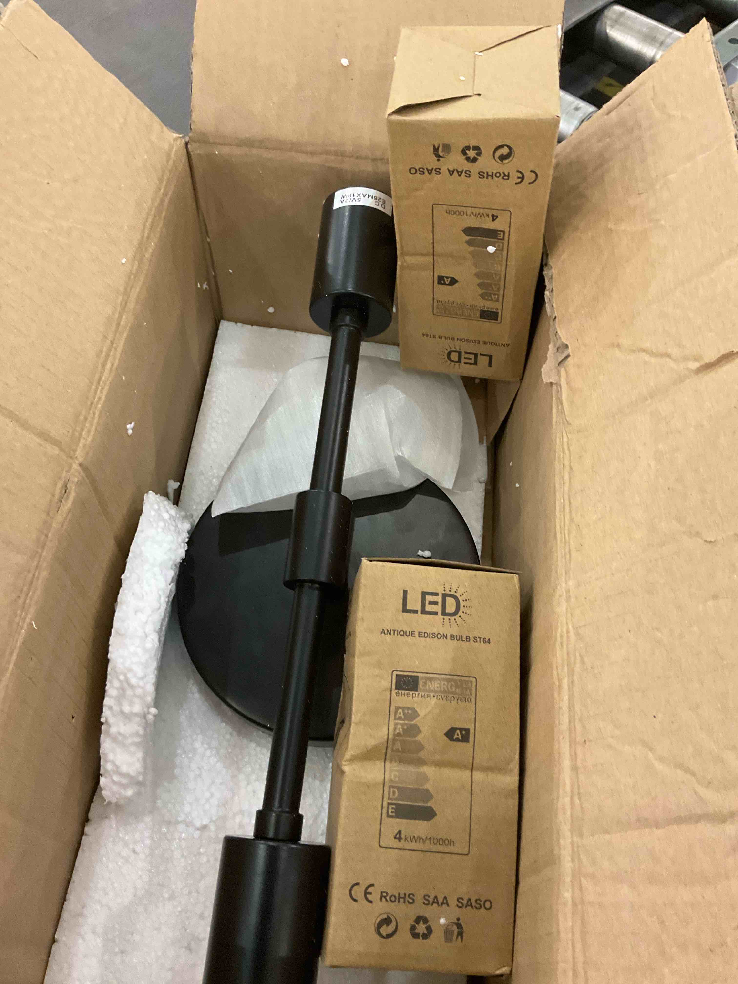 https://s3.amazonaws.com/lotting-images-prod/BargainHunt/EXS01037698_1712761254233.jpeg