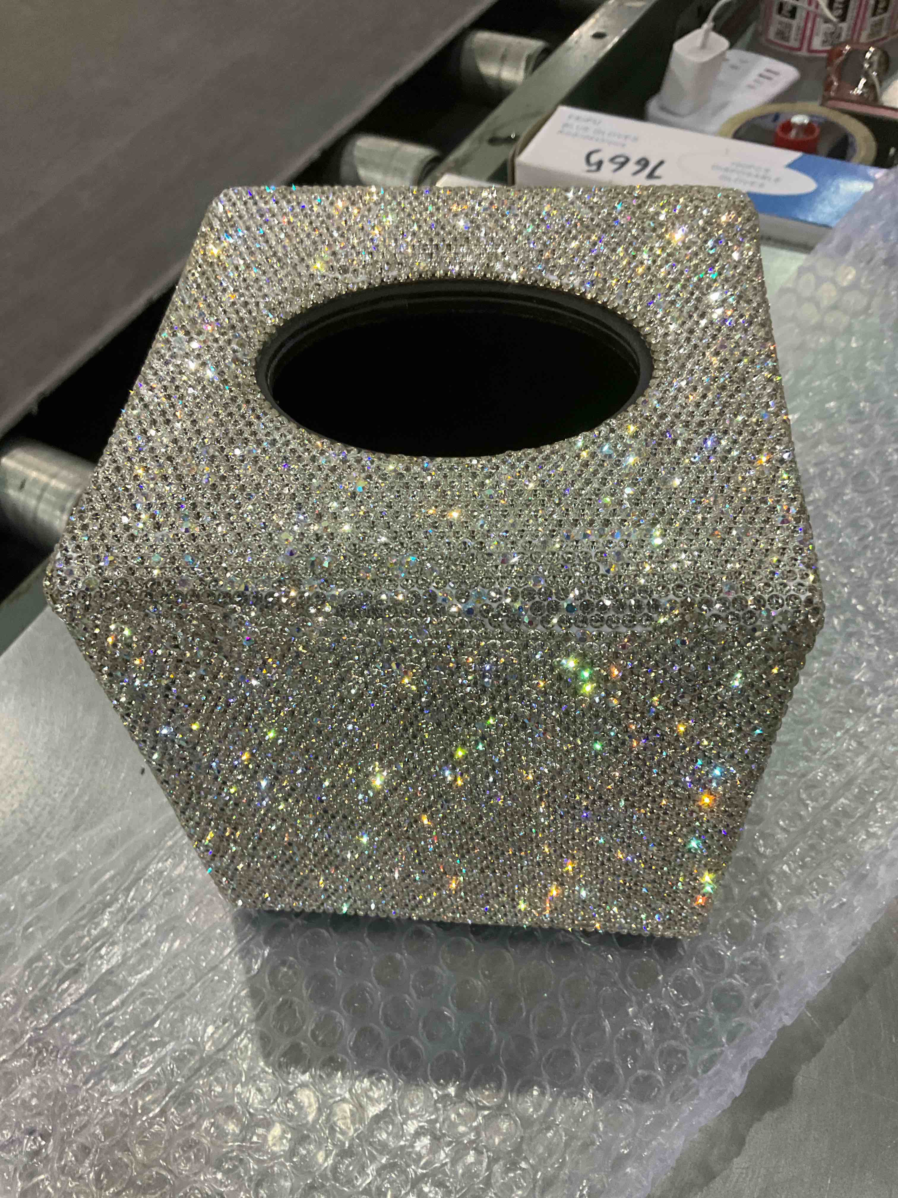 https://s3.amazonaws.com/lotting-images-prod/BargainHunt/EXS01037882_1712920518838.jpeg