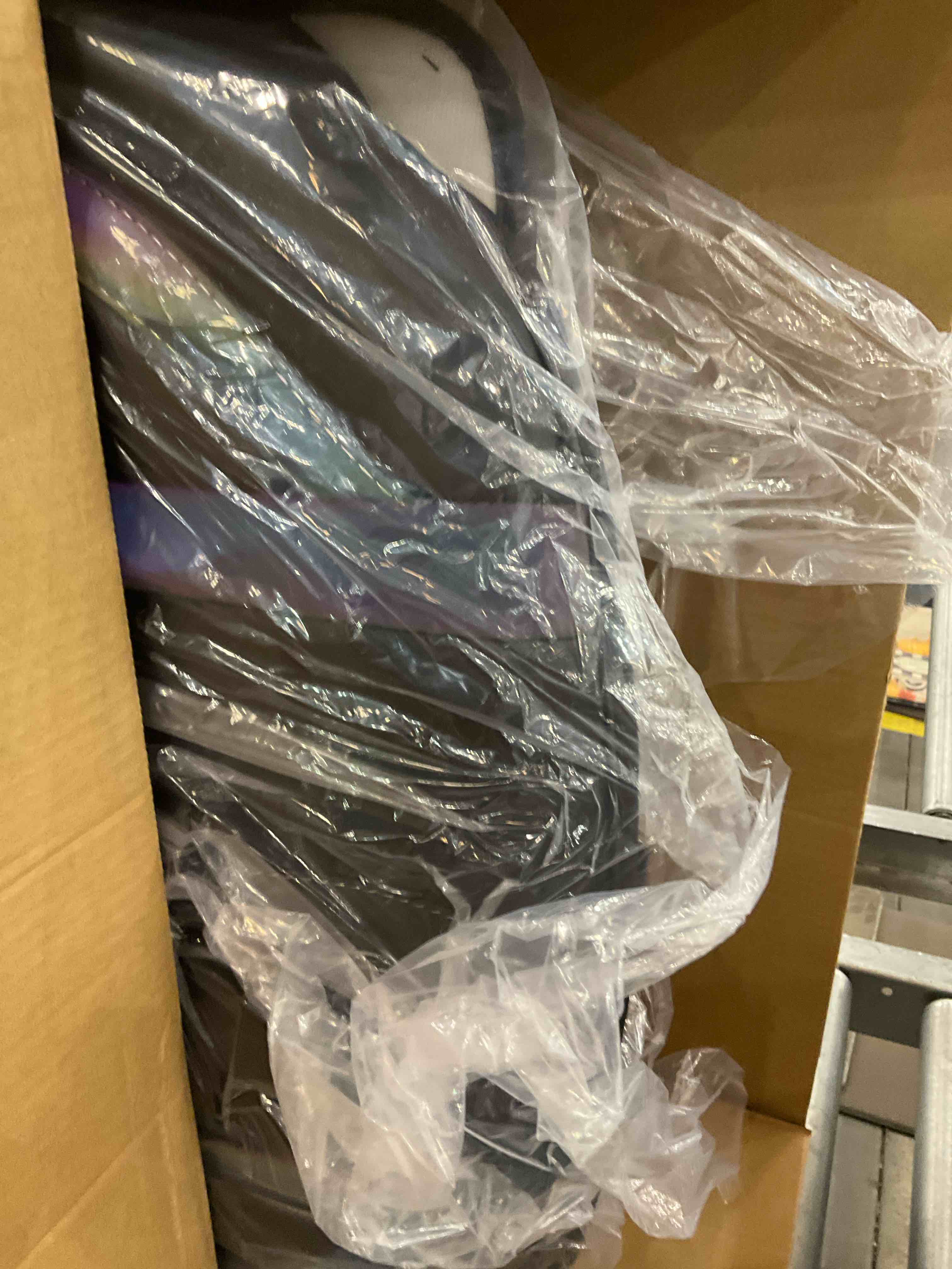 https://s3.amazonaws.com/lotting-images-prod/BargainHunt/EXS01038440_1709145507332.jpeg