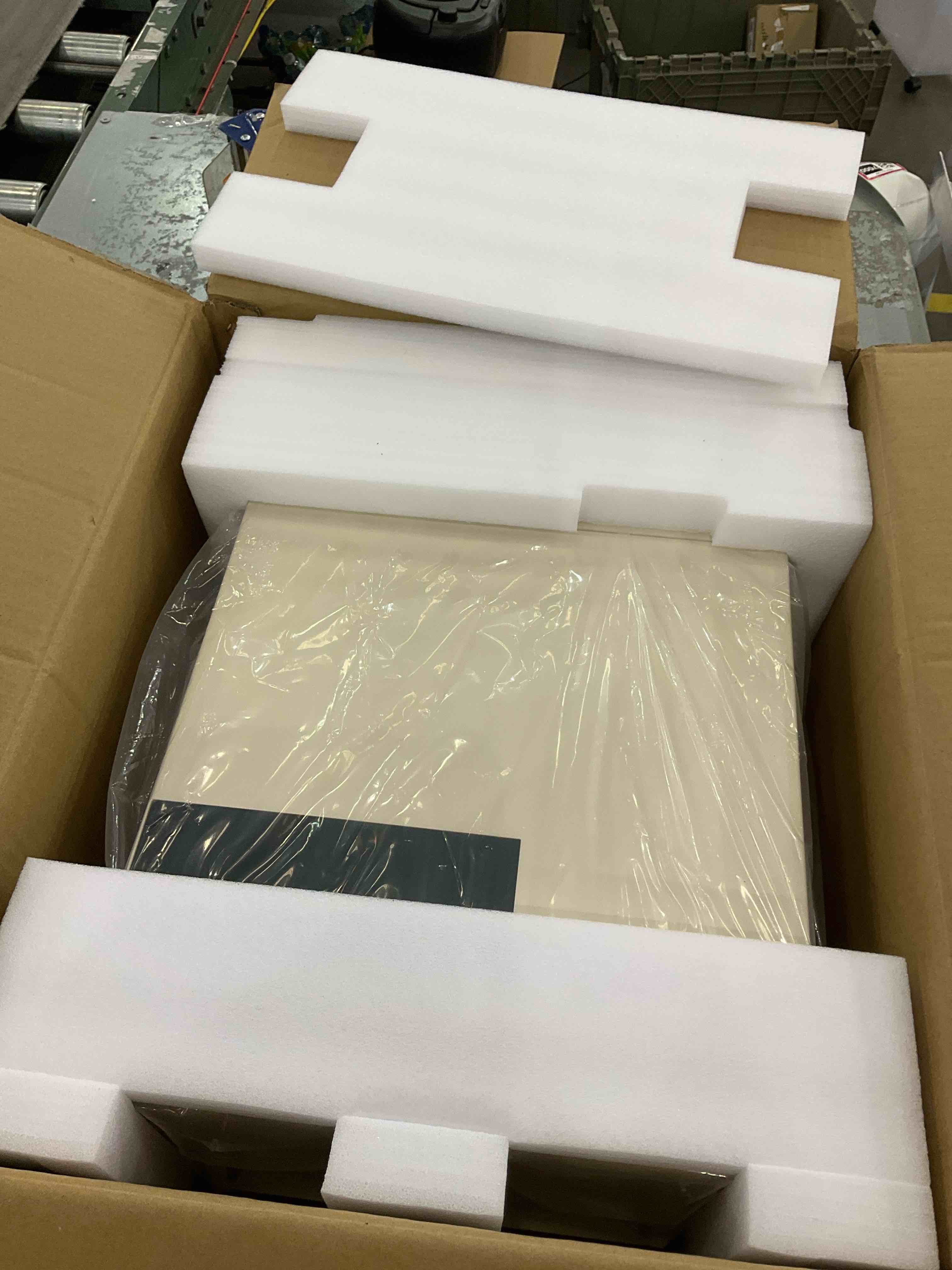 https://s3.amazonaws.com/lotting-images-prod/BargainHunt/EXS01038449_1709148346263.jpeg