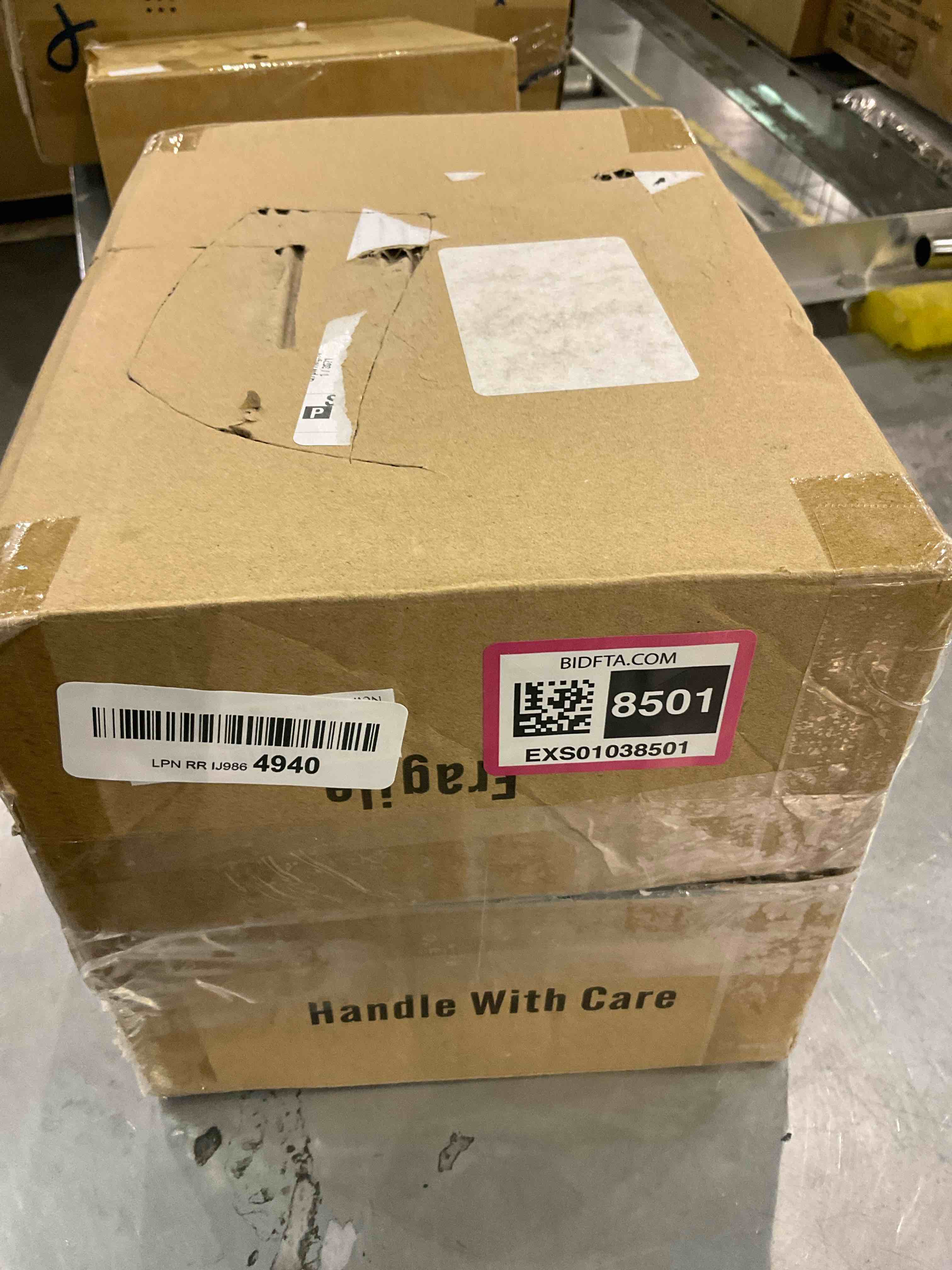 https://s3.amazonaws.com/lotting-images-prod/BargainHunt/EXS01038501_1708344916422.jpeg