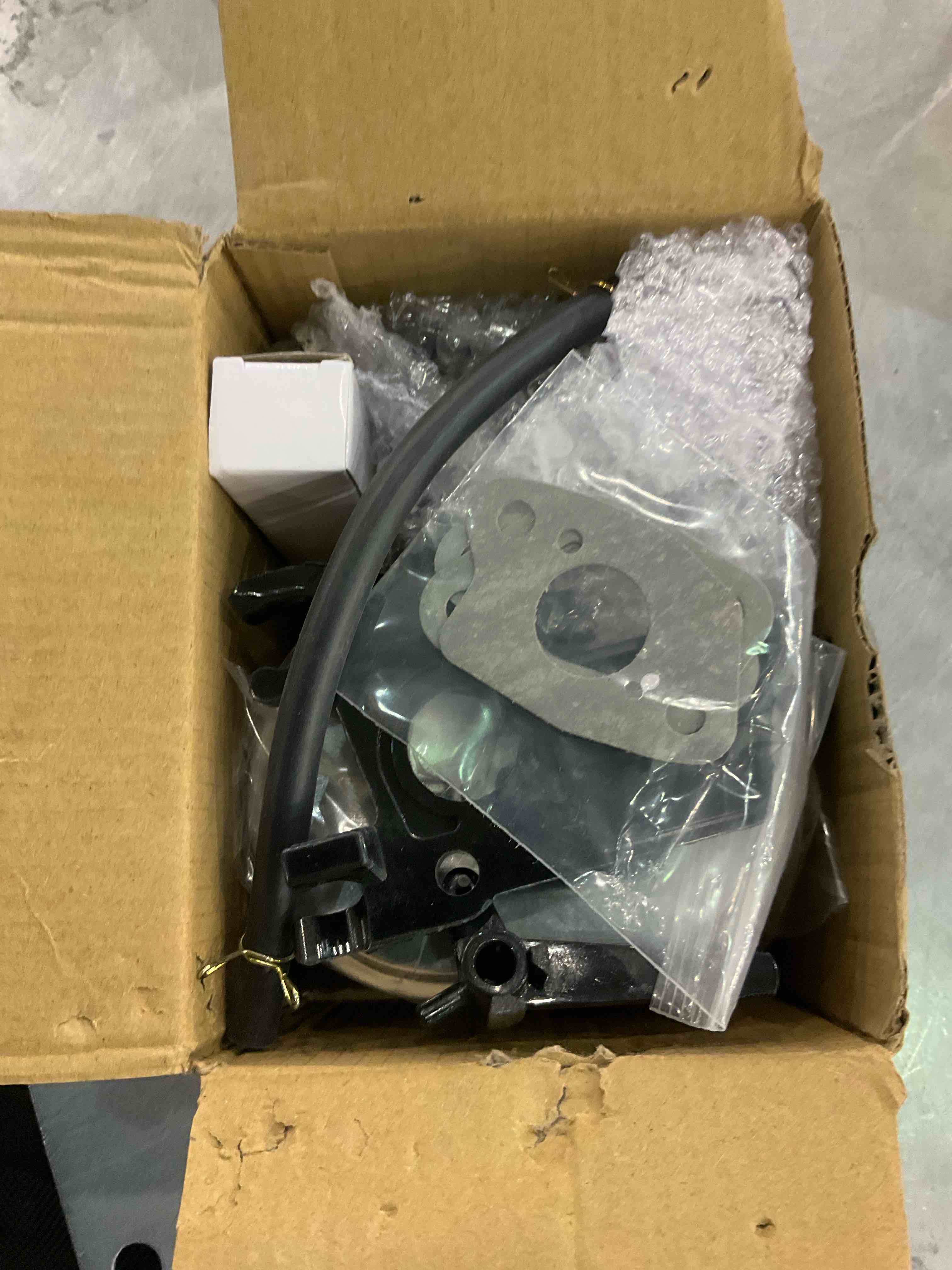 https://s3.amazonaws.com/lotting-images-prod/BargainHunt/EXS01038657_1708435118983.jpeg