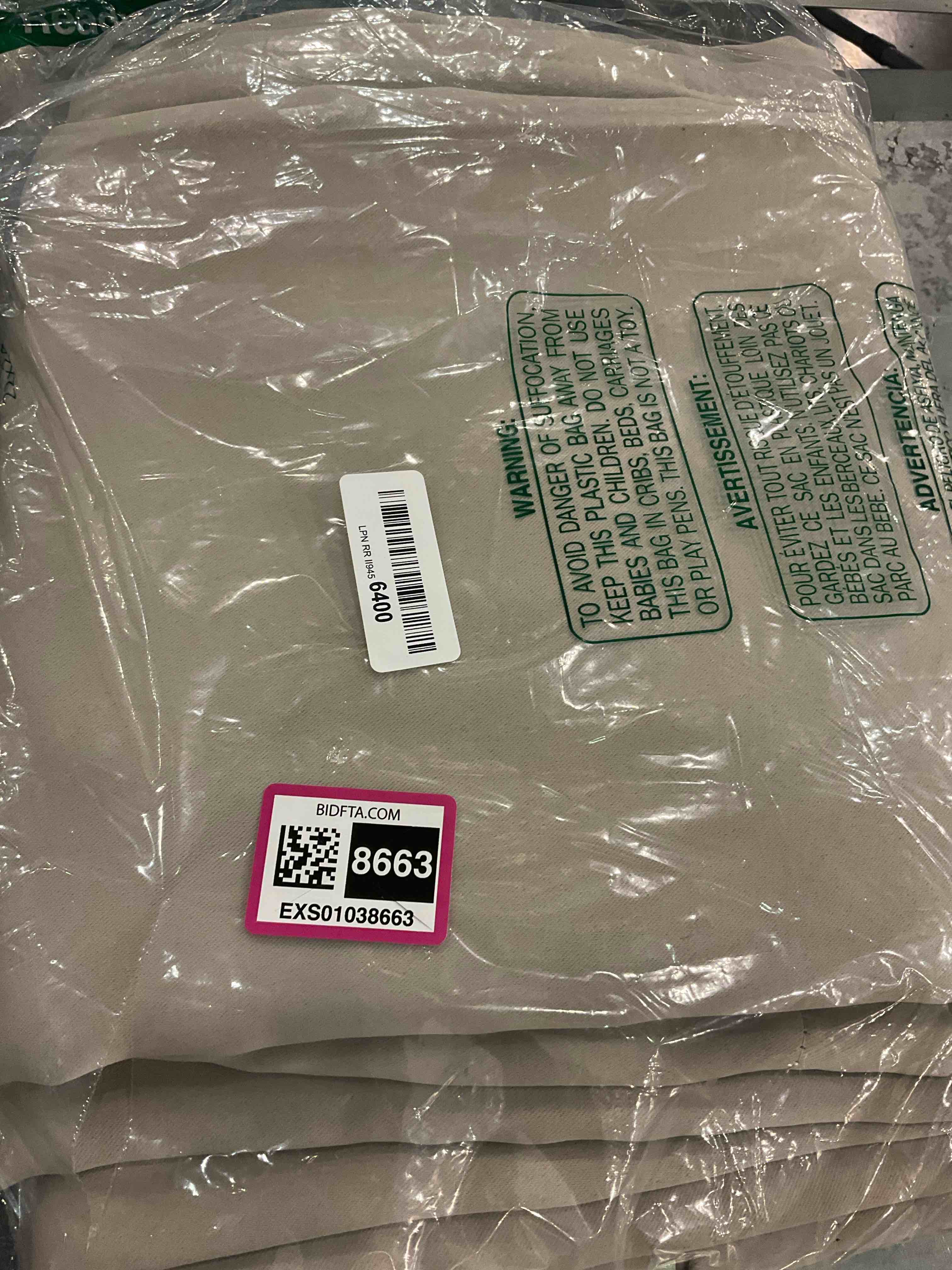 https://s3.amazonaws.com/lotting-images-prod/BargainHunt/EXS01038663_1708435520330.jpeg