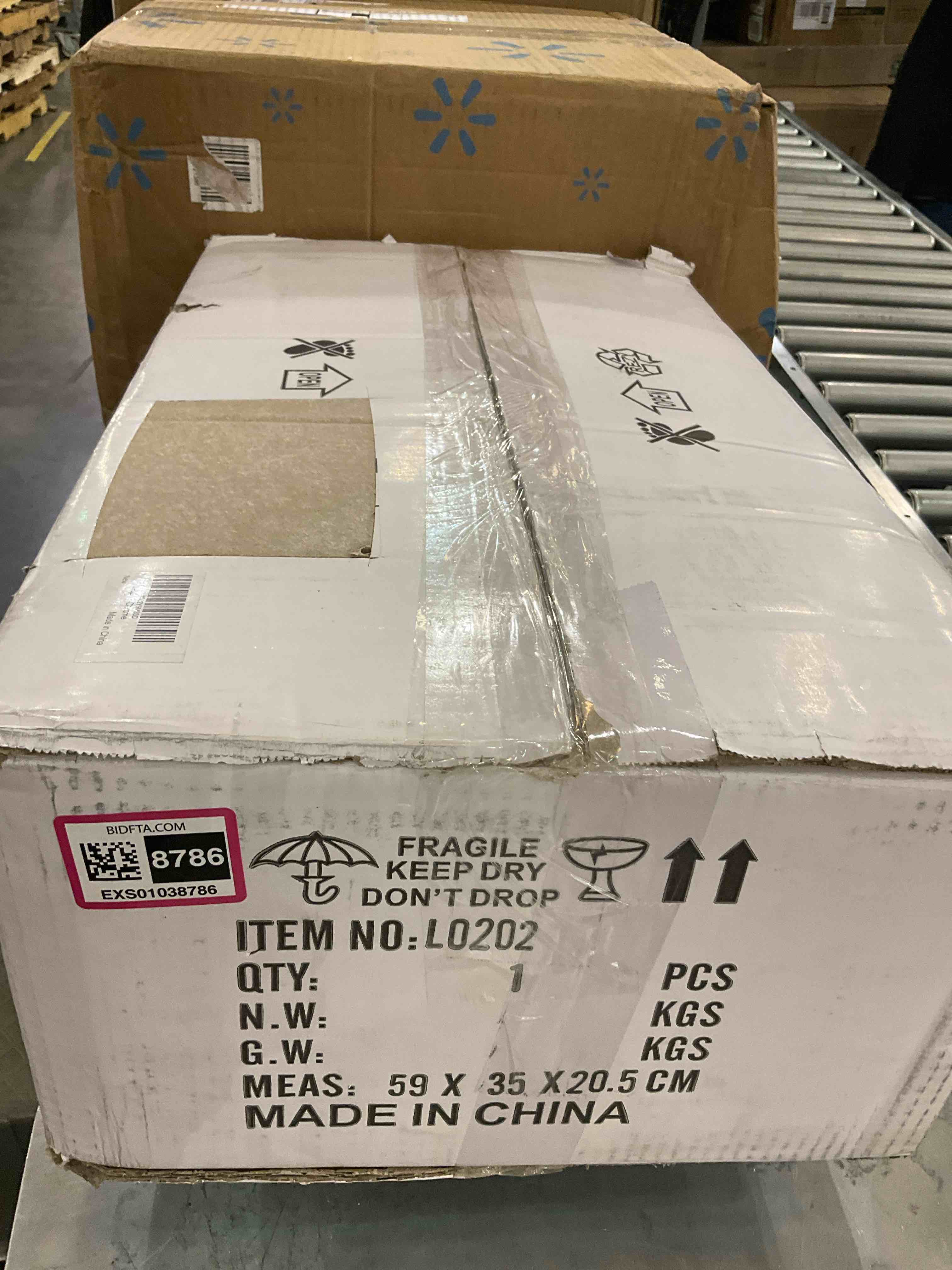 https://s3.amazonaws.com/lotting-images-prod/BargainHunt/EXS01038786_1708533121760.jpeg