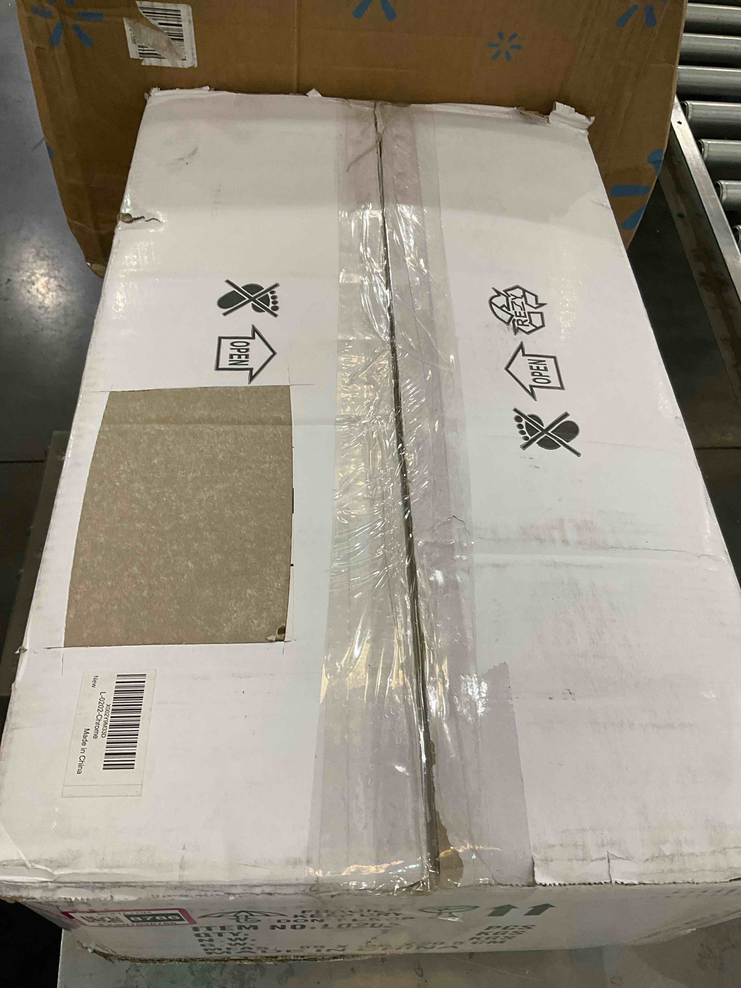 https://s3.amazonaws.com/lotting-images-prod/BargainHunt/EXS01038786_1708533122880.jpeg