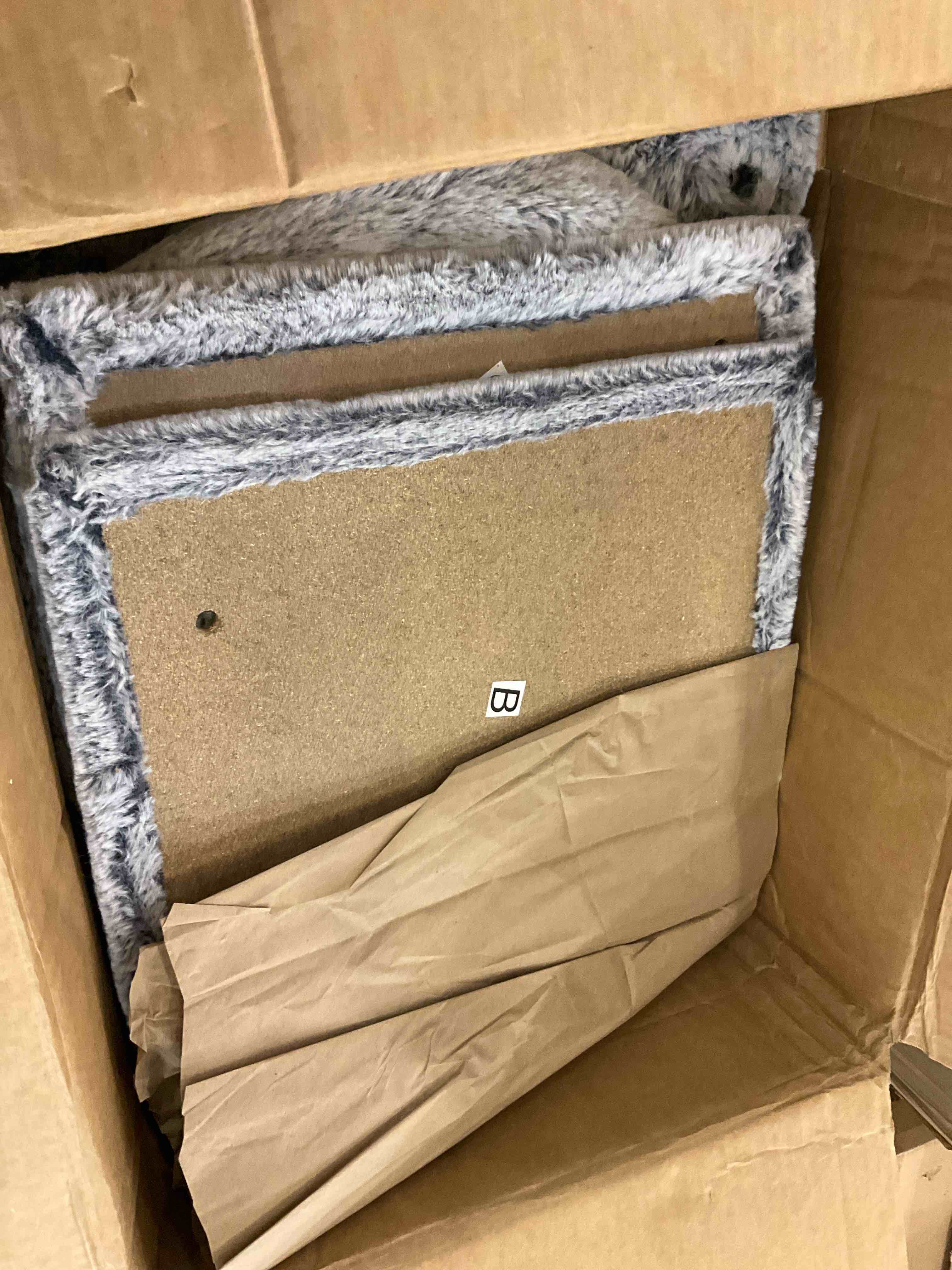 https://s3.amazonaws.com/lotting-images-prod/BargainHunt/EXS01038787_1708533232255.jpeg