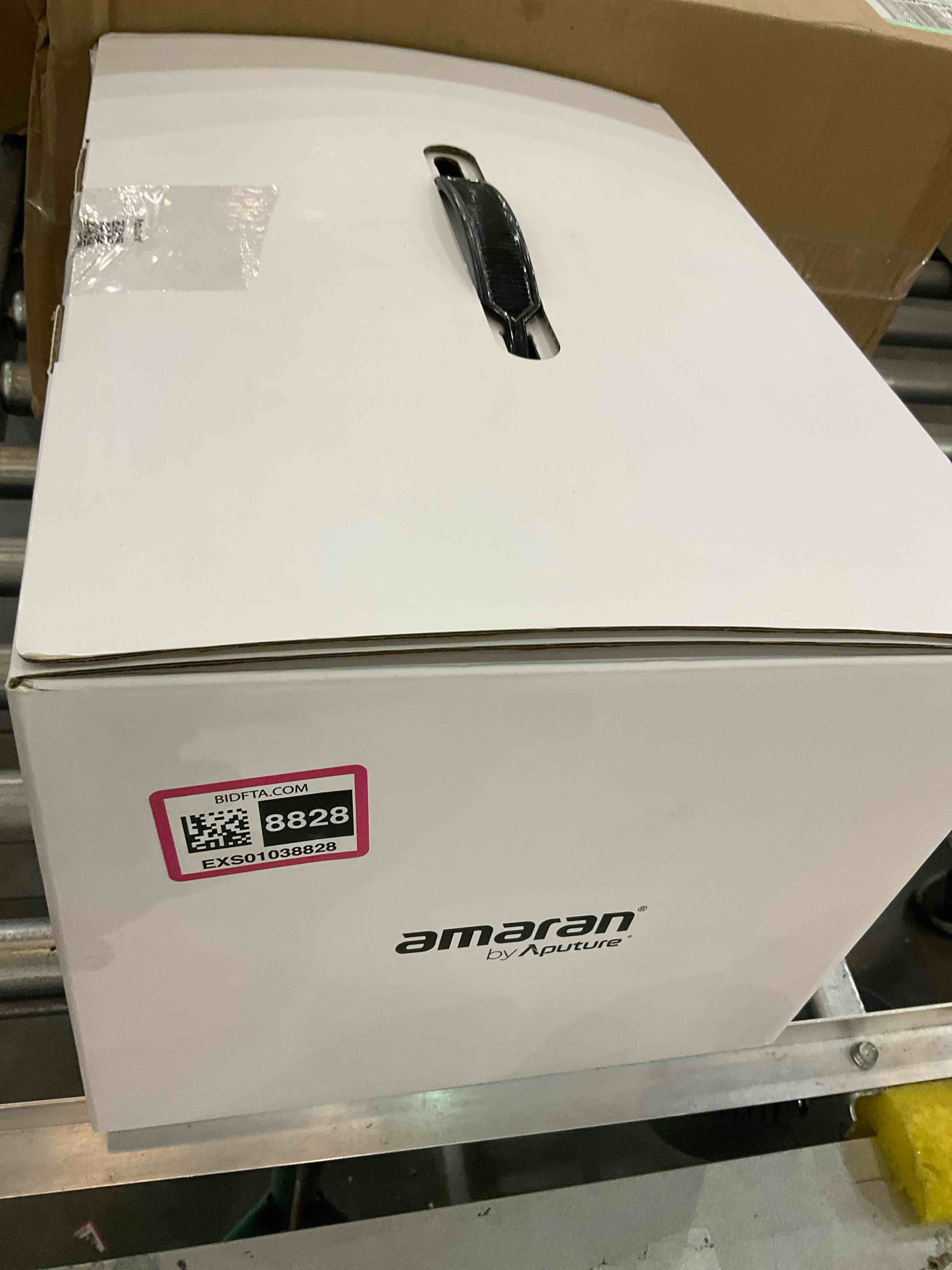 https://s3.amazonaws.com/lotting-images-prod/BargainHunt/EXS01038828_1708544583371.jpeg