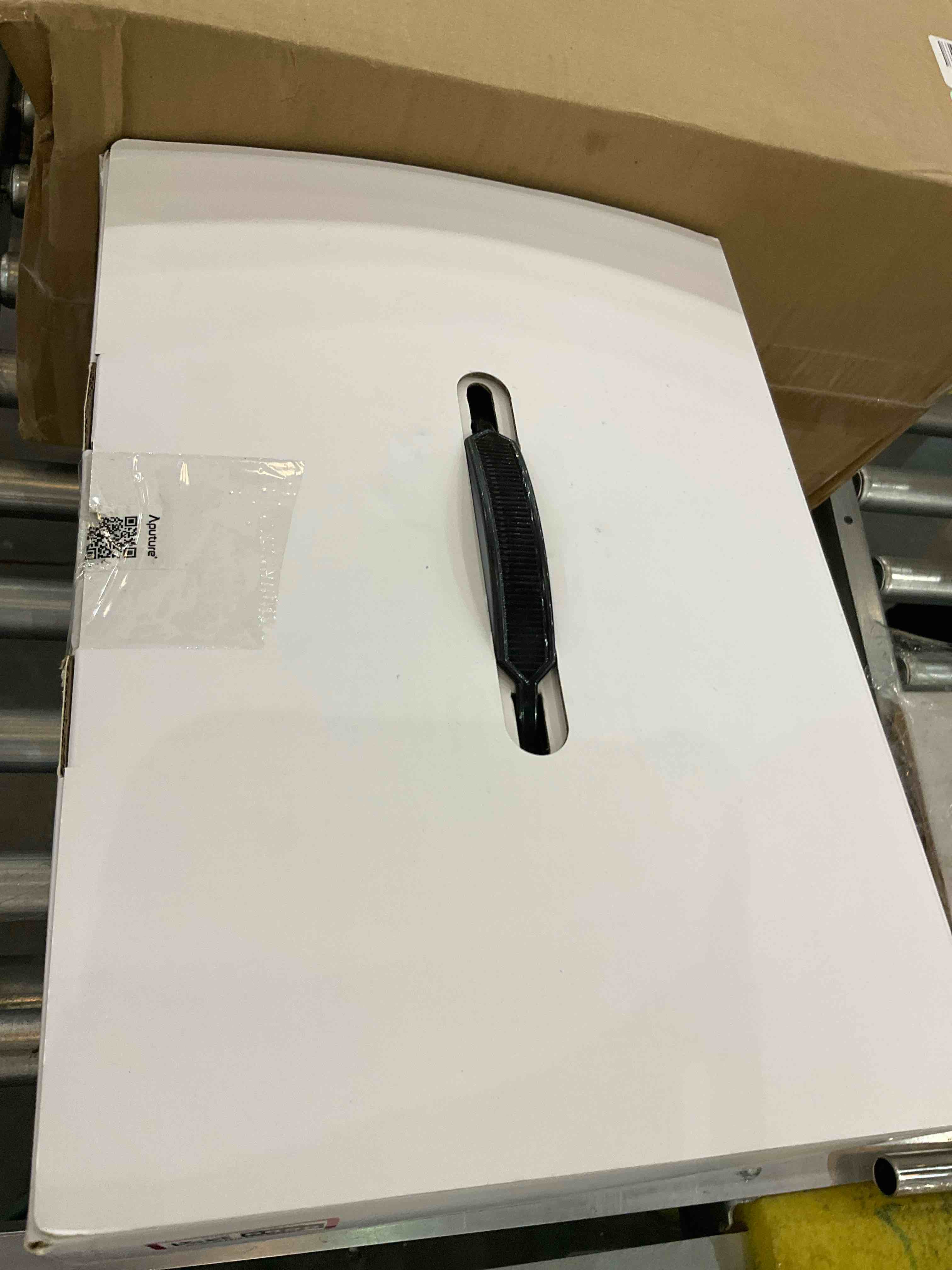 https://s3.amazonaws.com/lotting-images-prod/BargainHunt/EXS01038828_1708544584438.jpeg