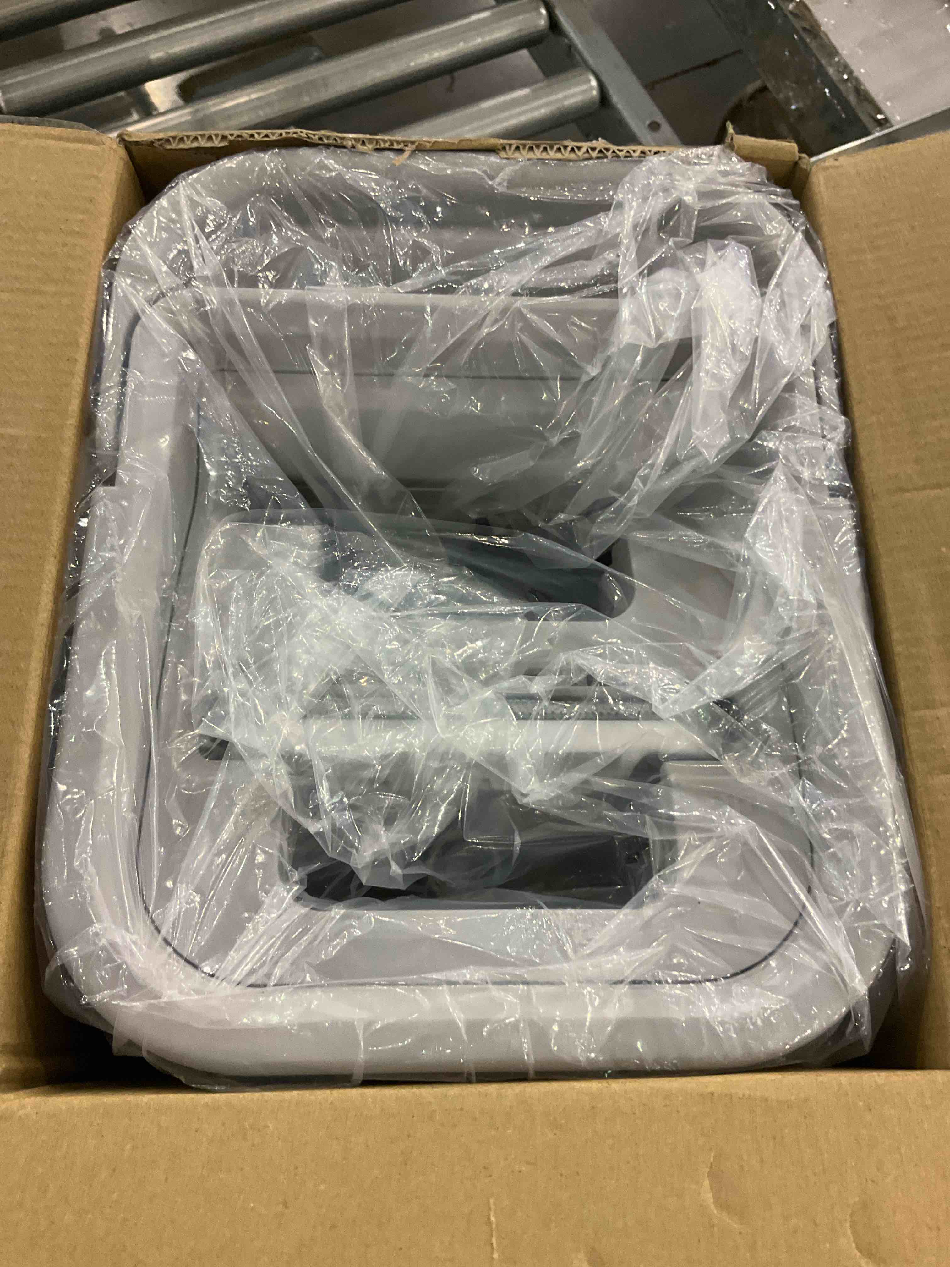 https://s3.amazonaws.com/lotting-images-prod/BargainHunt/EXS01038923_1708631319566.jpeg