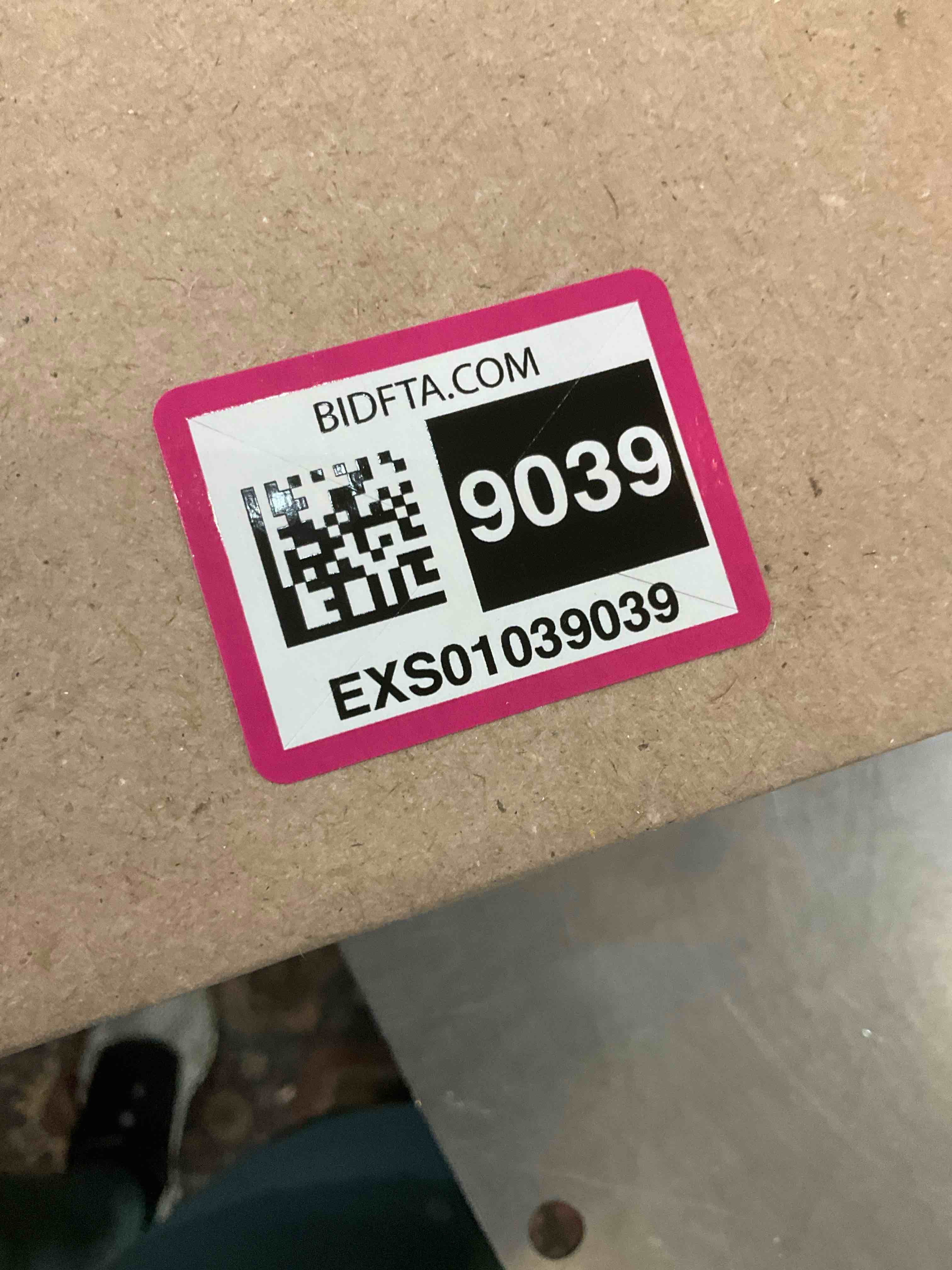 https://s3.amazonaws.com/lotting-images-prod/BargainHunt/EXS01039039_1708539326612.jpeg