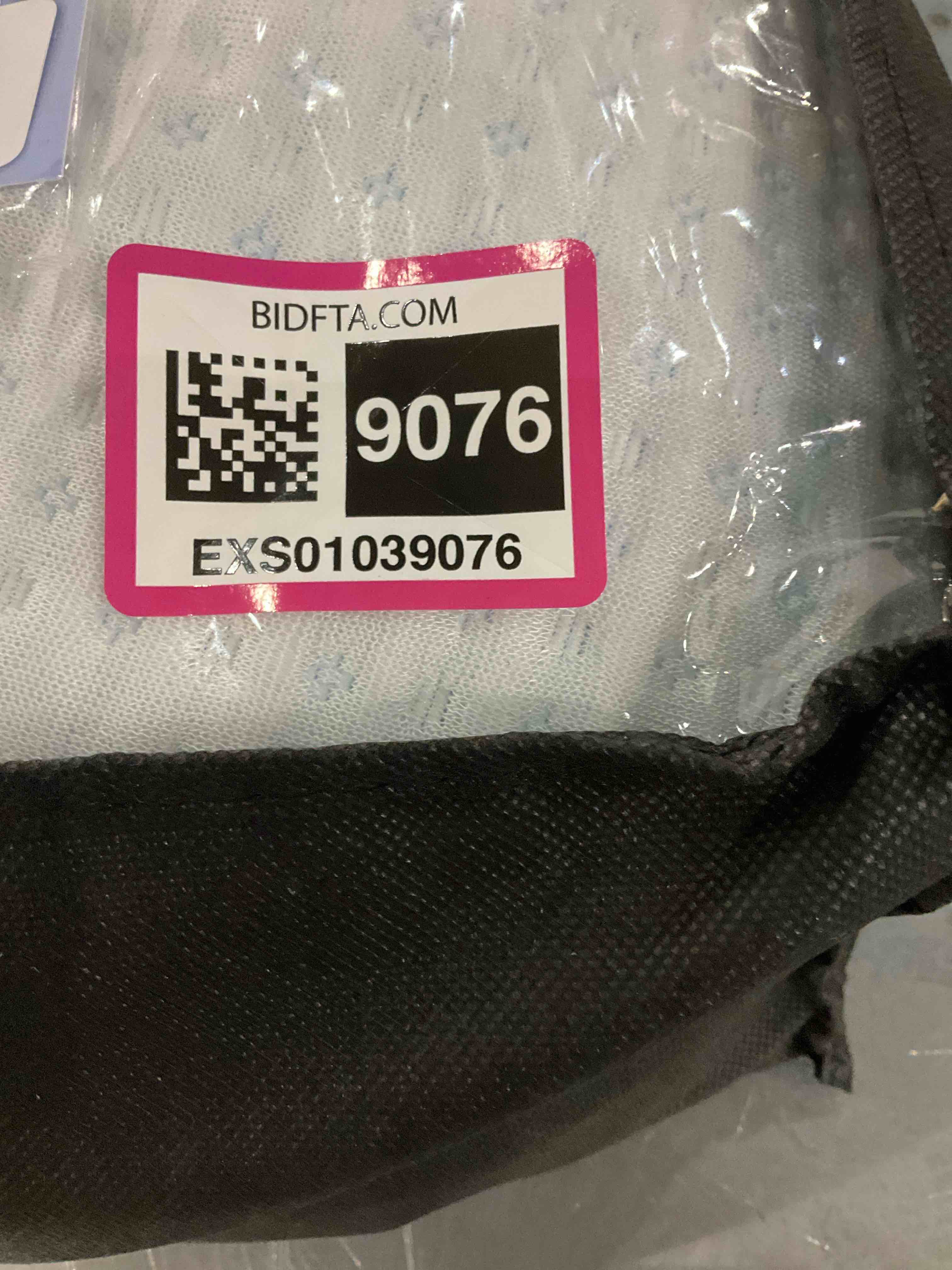 https://s3.amazonaws.com/lotting-images-prod/BargainHunt/EXS01039076_1708603872775.jpeg