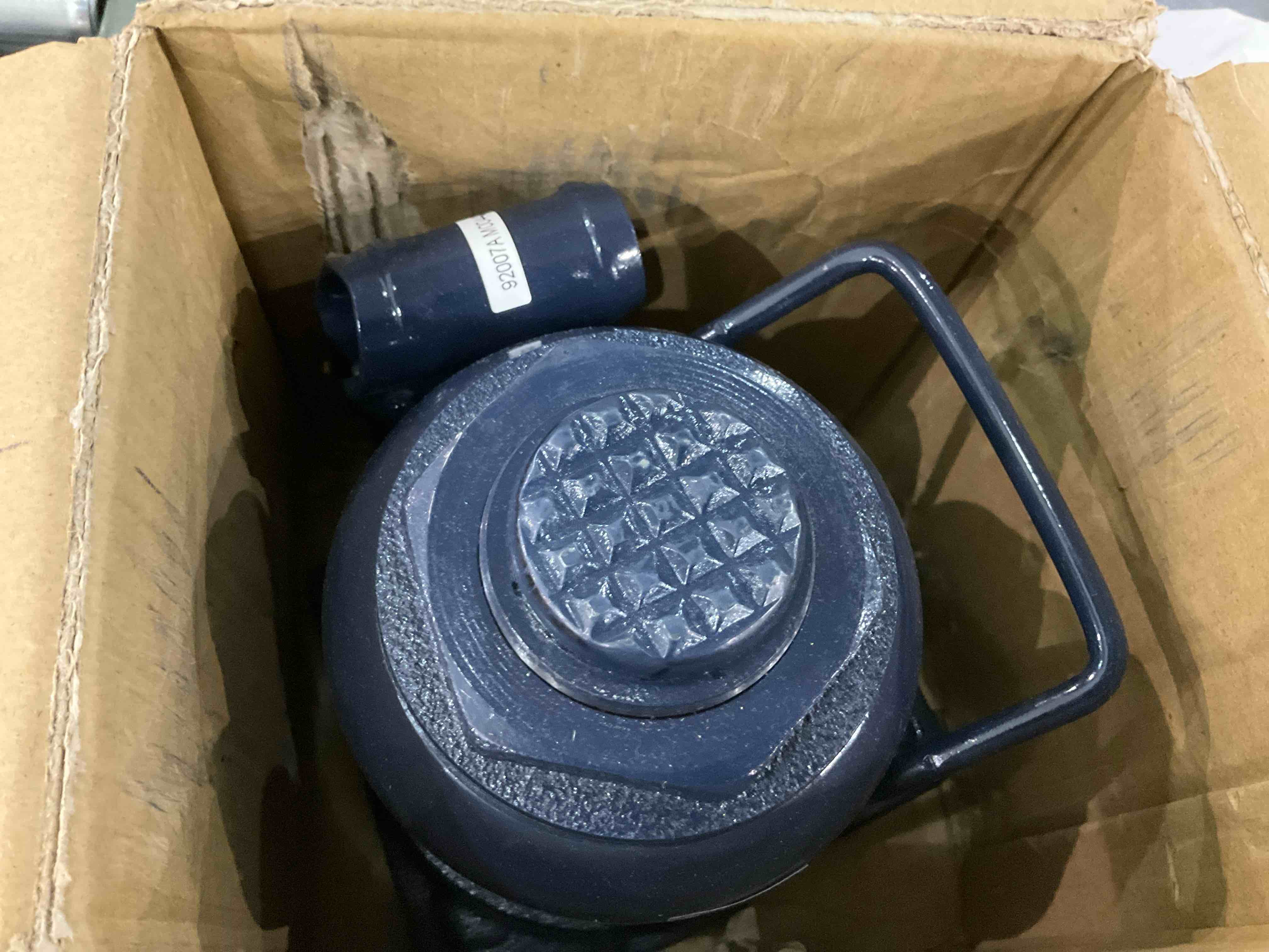 https://s3.amazonaws.com/lotting-images-prod/BargainHunt/EXS01039084_1708605148722.jpeg