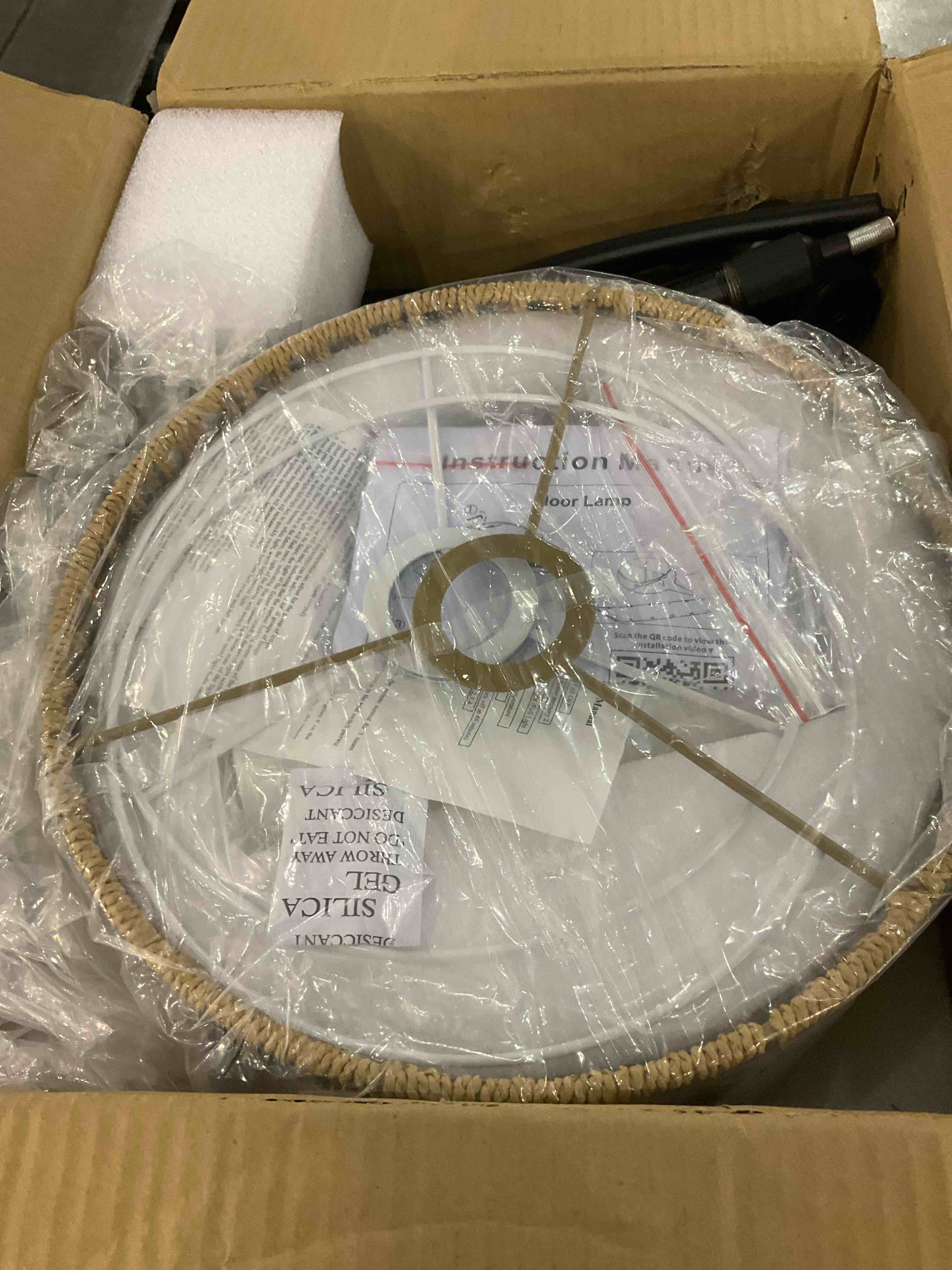 https://s3.amazonaws.com/lotting-images-prod/BargainHunt/EXS01039173_1708630476753.jpeg