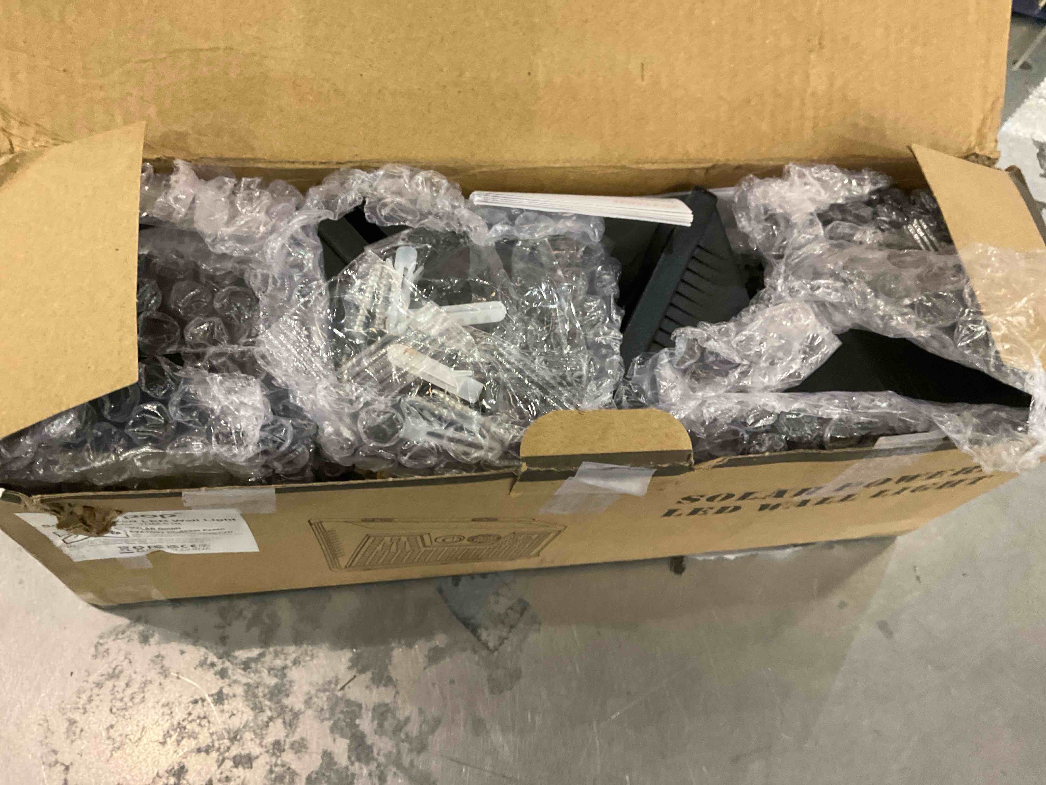 https://s3.amazonaws.com/lotting-images-prod/BargainHunt/EXS01039401_1709058739977.jpeg