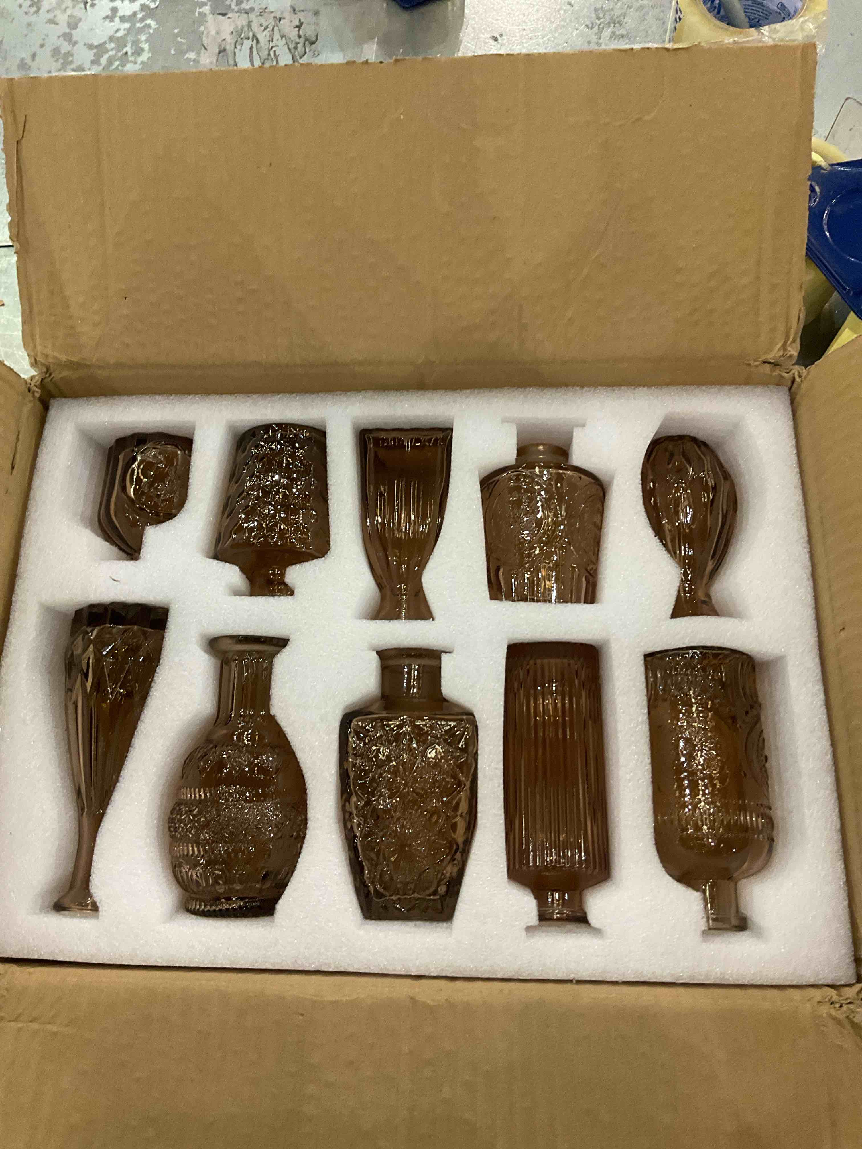 https://s3.amazonaws.com/lotting-images-prod/BargainHunt/EXS01039585_1708525427069.jpeg