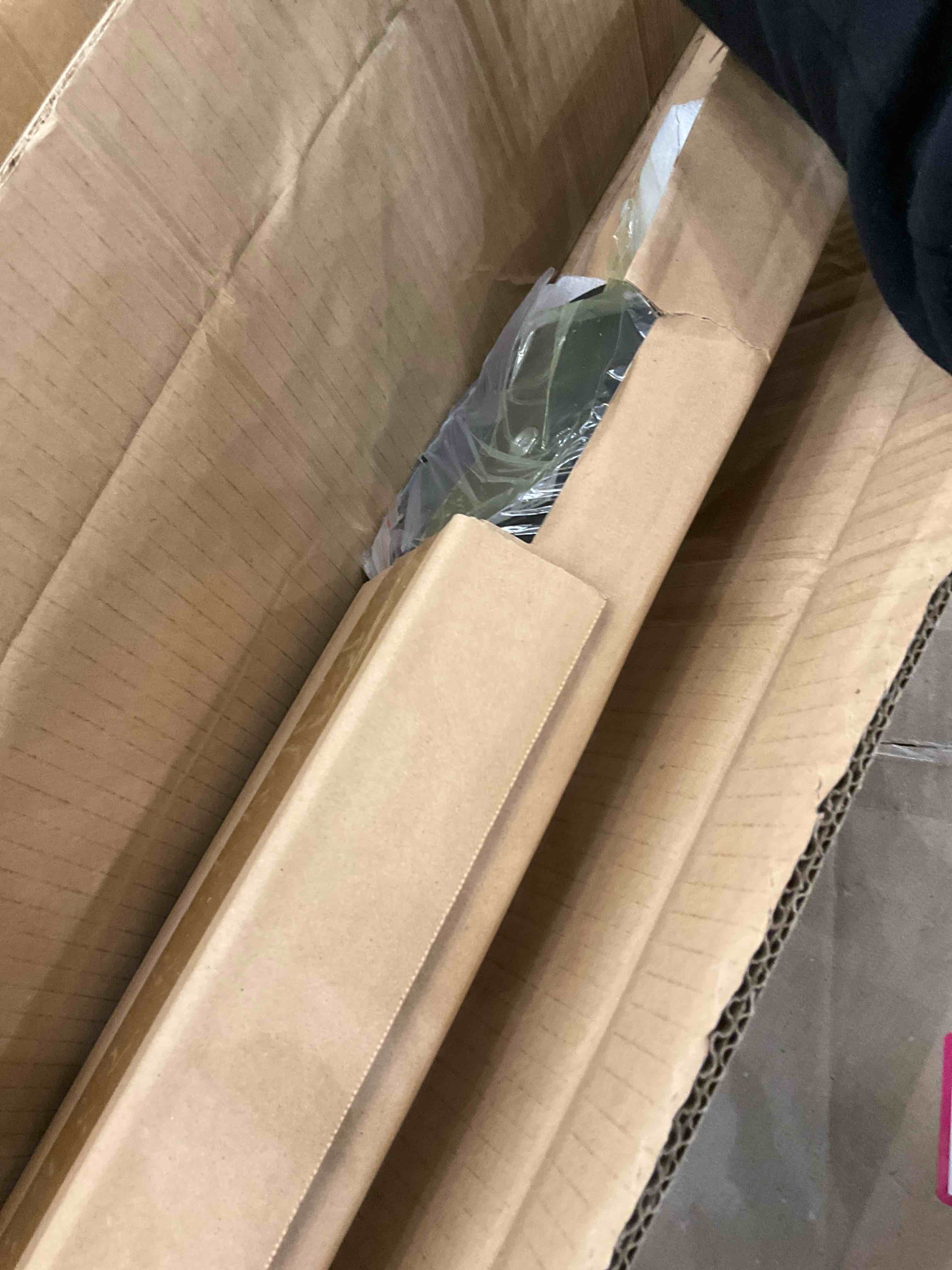 https://s3.amazonaws.com/lotting-images-prod/BargainHunt/EXS01039681_1708538665588.jpeg