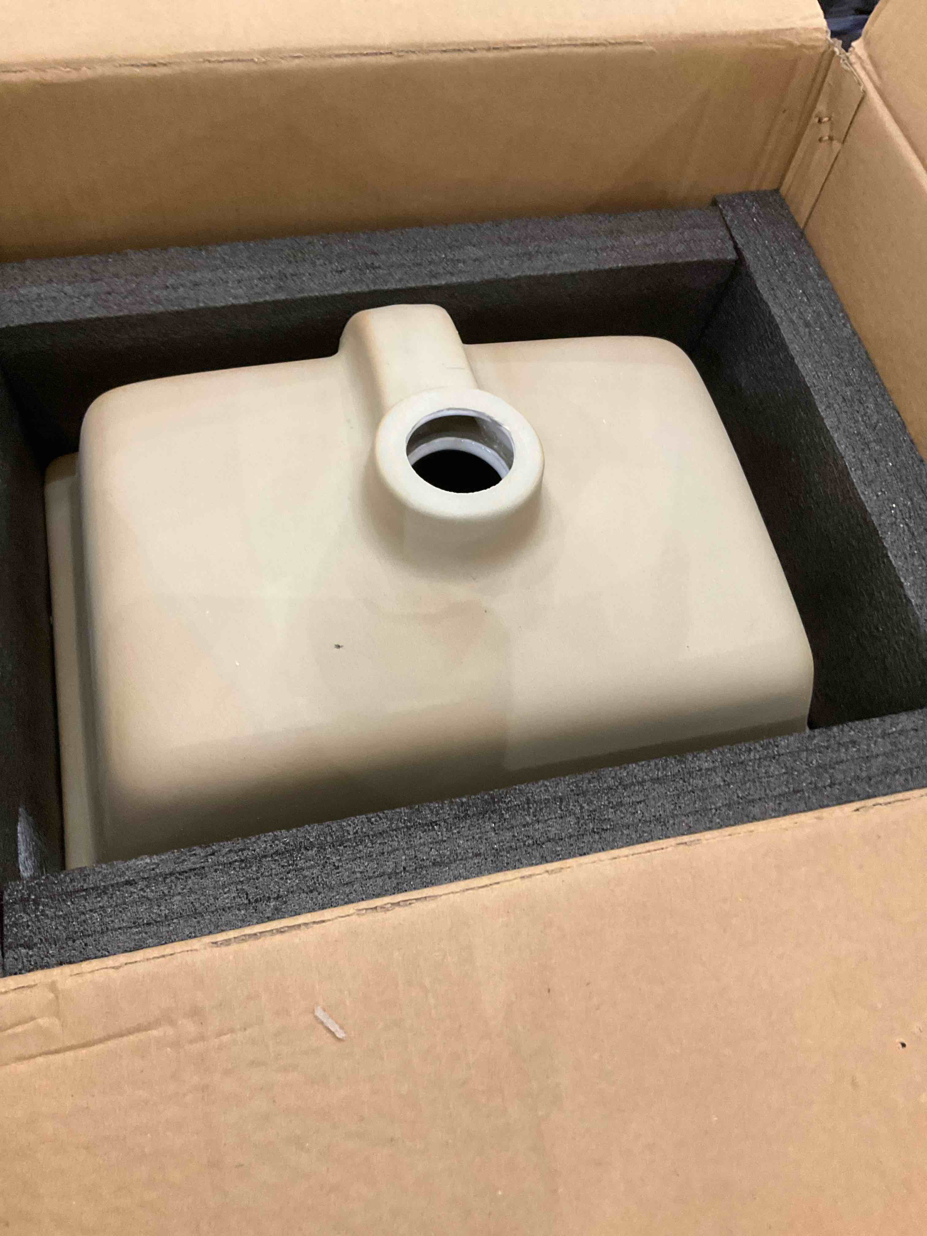 https://s3.amazonaws.com/lotting-images-prod/BargainHunt/EXS01039685_1708539274195.jpeg