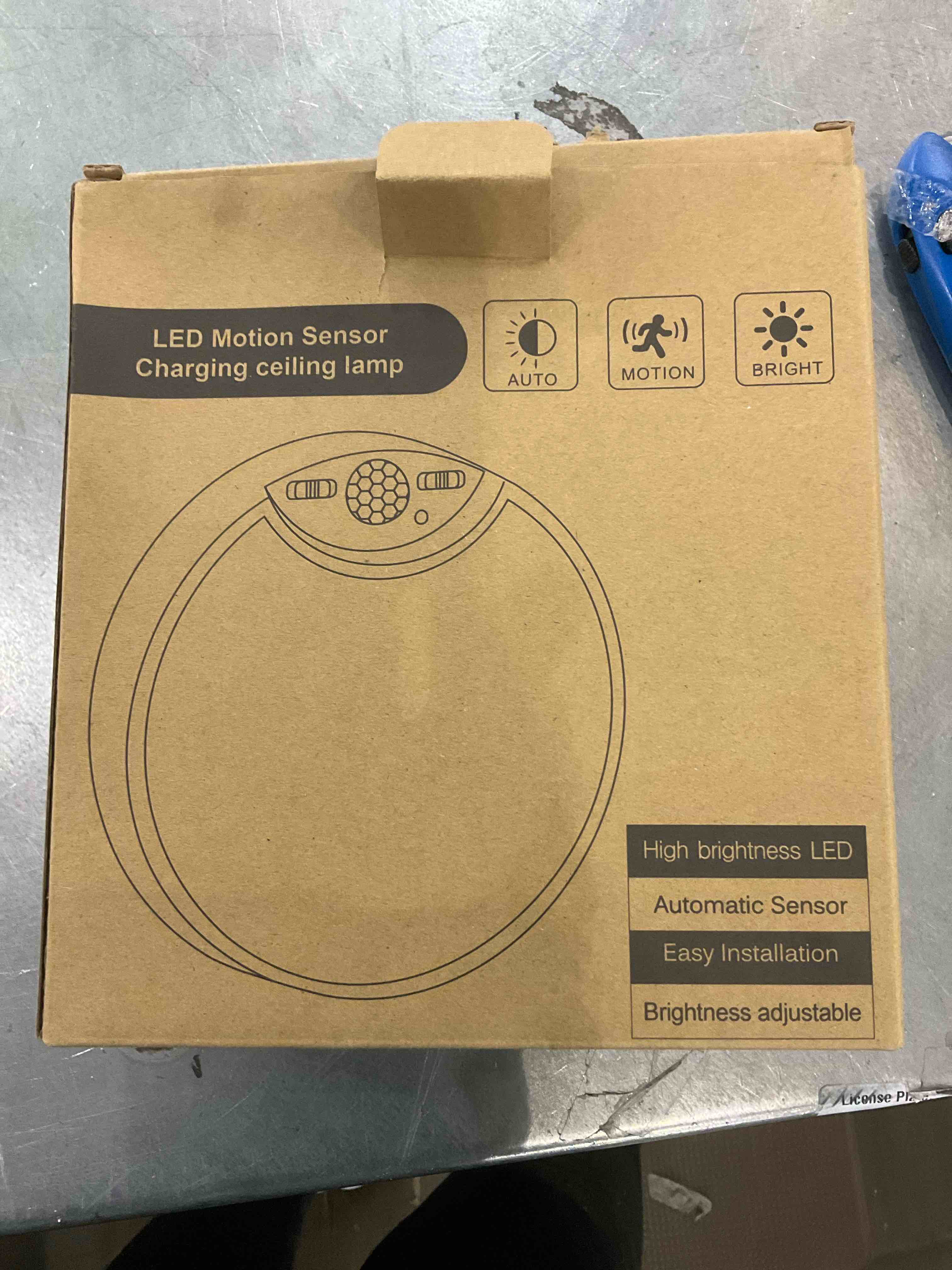 https://s3.amazonaws.com/lotting-images-prod/BargainHunt/EXS01039800_1708608578903.jpeg