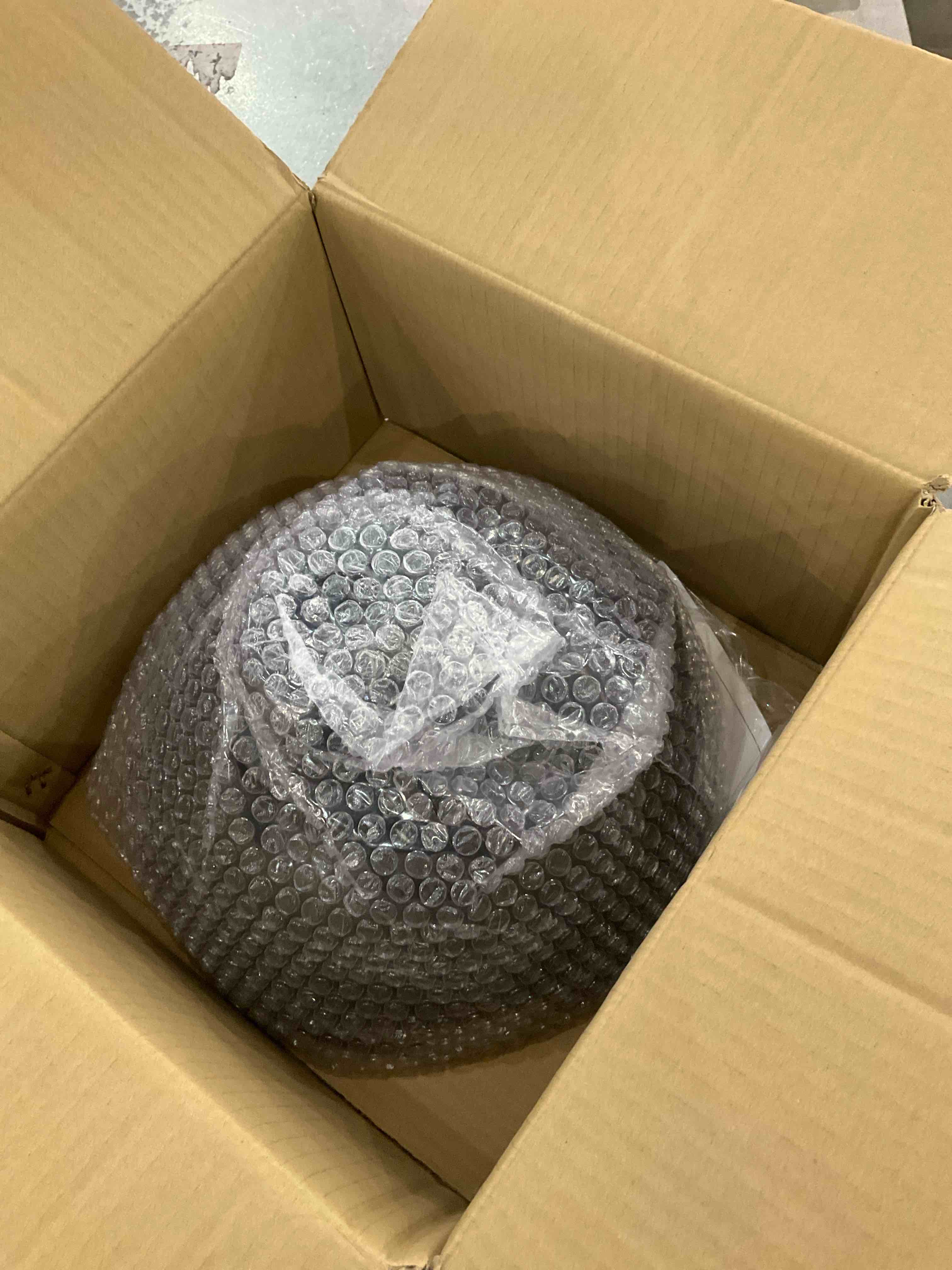 https://s3.amazonaws.com/lotting-images-prod/BargainHunt/EXS01039816_1708609915132.jpeg