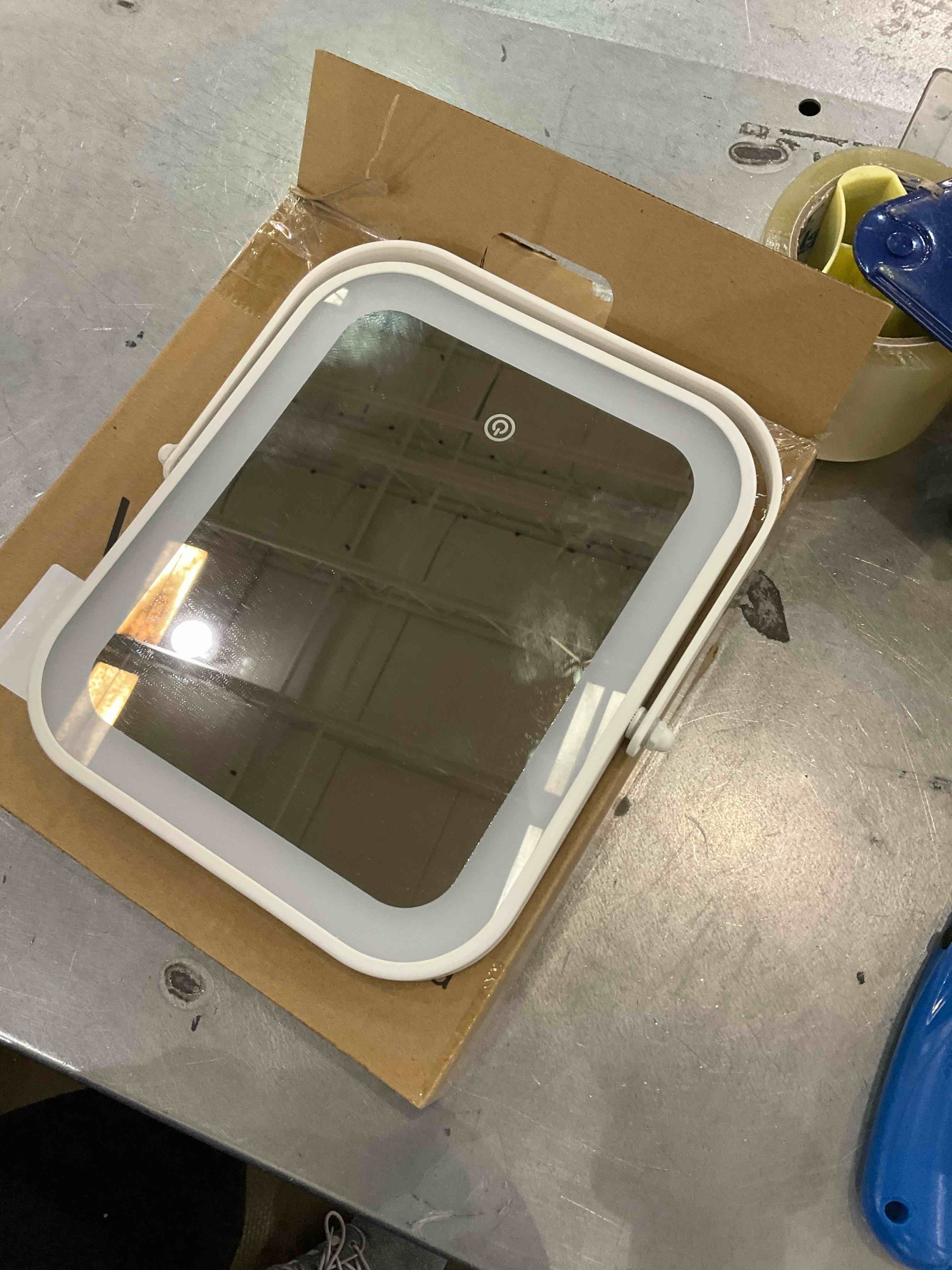 https://s3.amazonaws.com/lotting-images-prod/BargainHunt/EXS01039901_1708619007981.jpeg