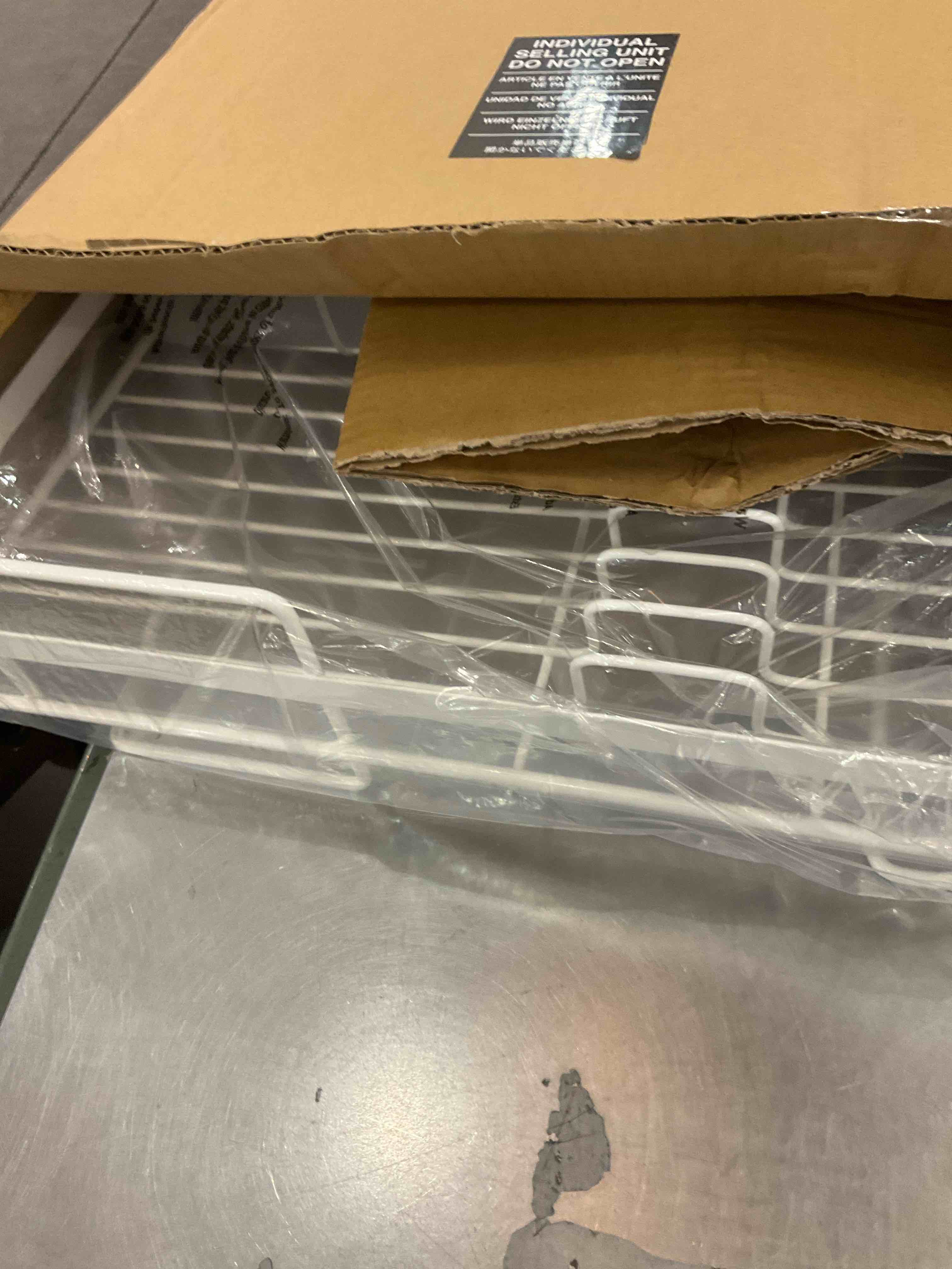 https://s3.amazonaws.com/lotting-images-prod/BargainHunt/EXS01040072_1707928399403.jpeg