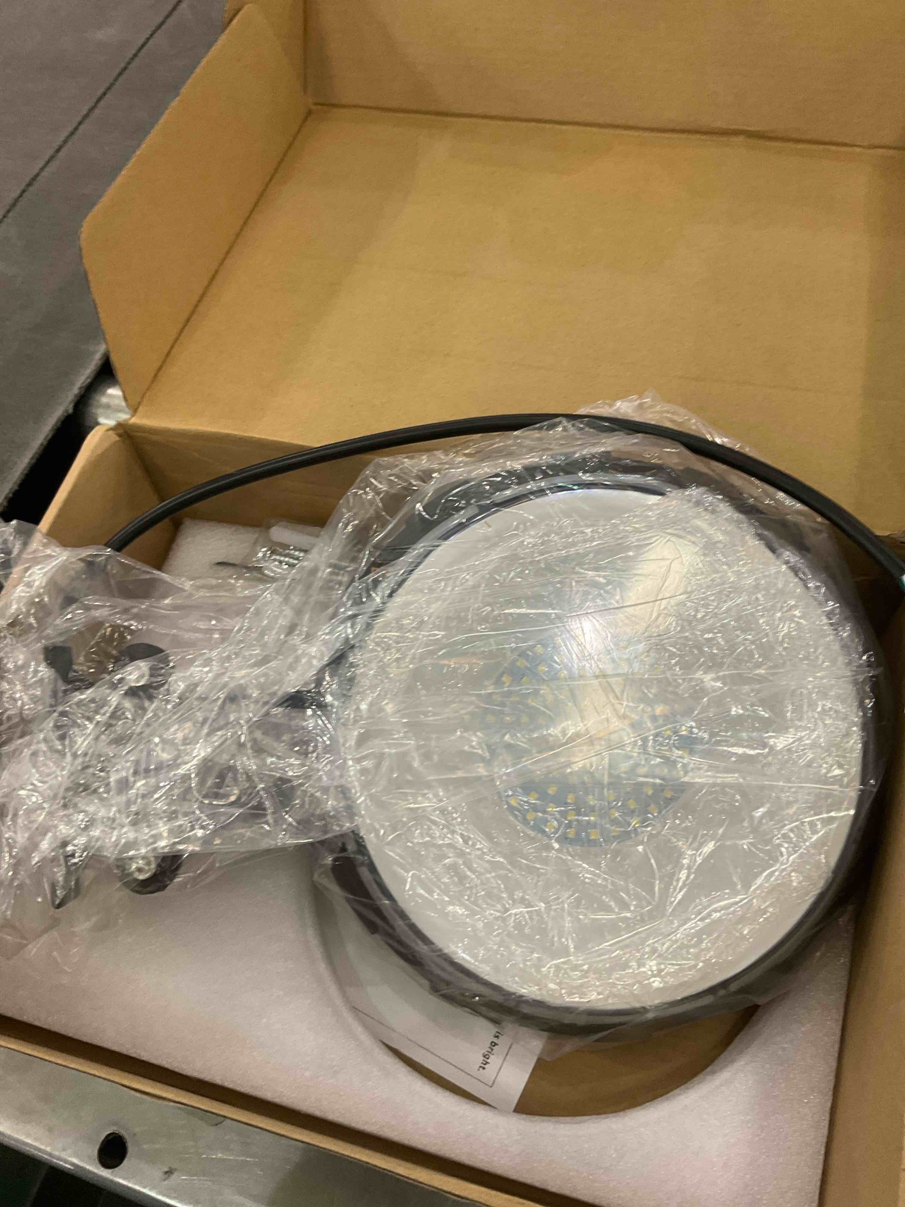 https://s3.amazonaws.com/lotting-images-prod/BargainHunt/EXS01040101_1707934050459.jpeg