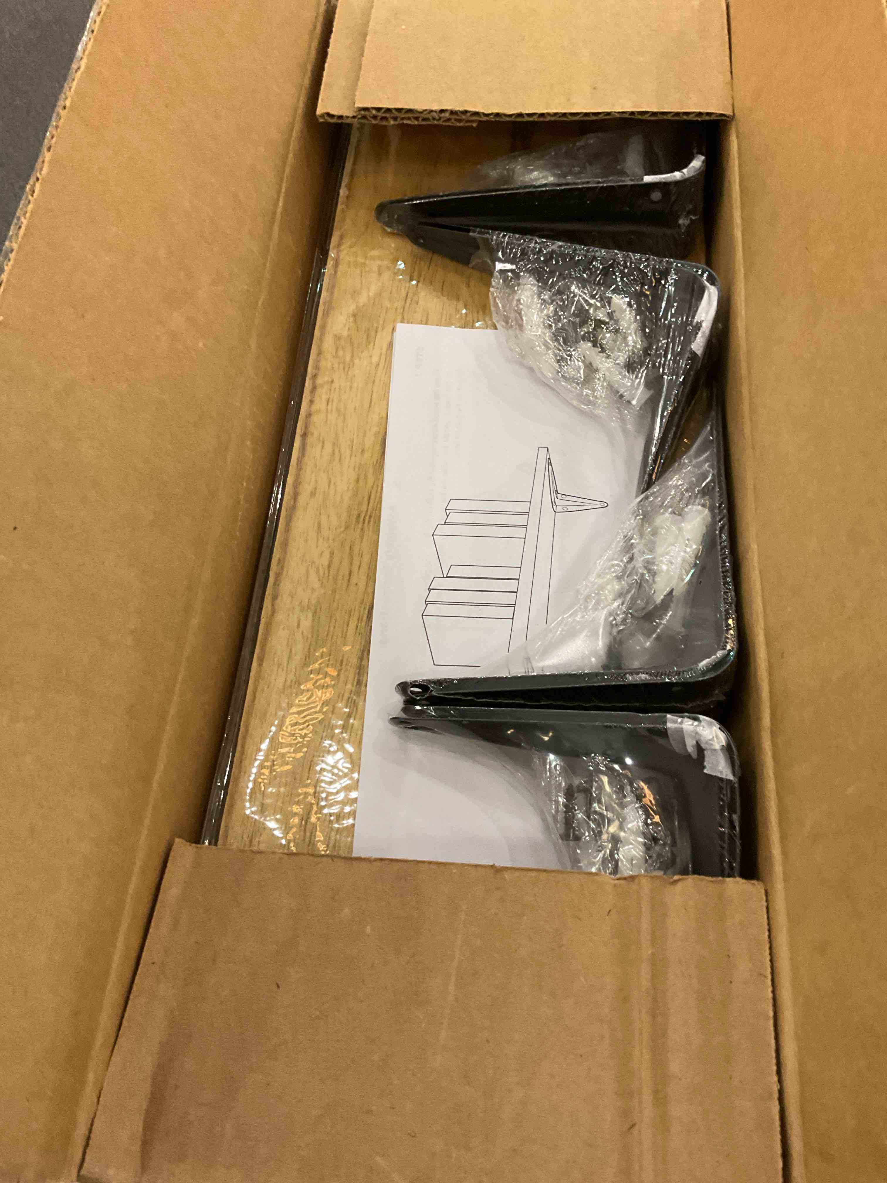 https://s3.amazonaws.com/lotting-images-prod/BargainHunt/EXS01040103_1707935710992.jpeg