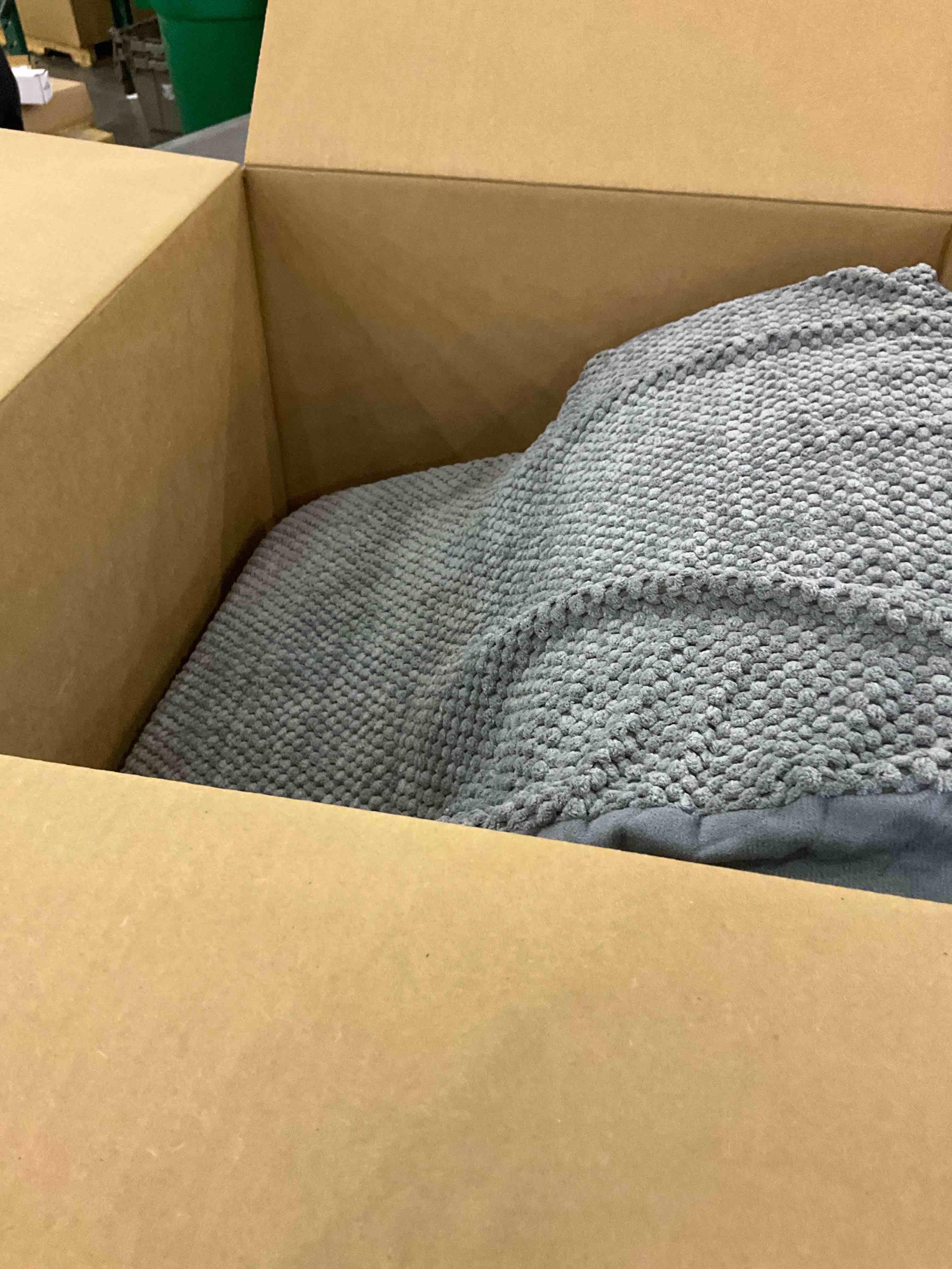 https://s3.amazonaws.com/lotting-images-prod/BargainHunt/EXS01040324_1708091225216.jpeg