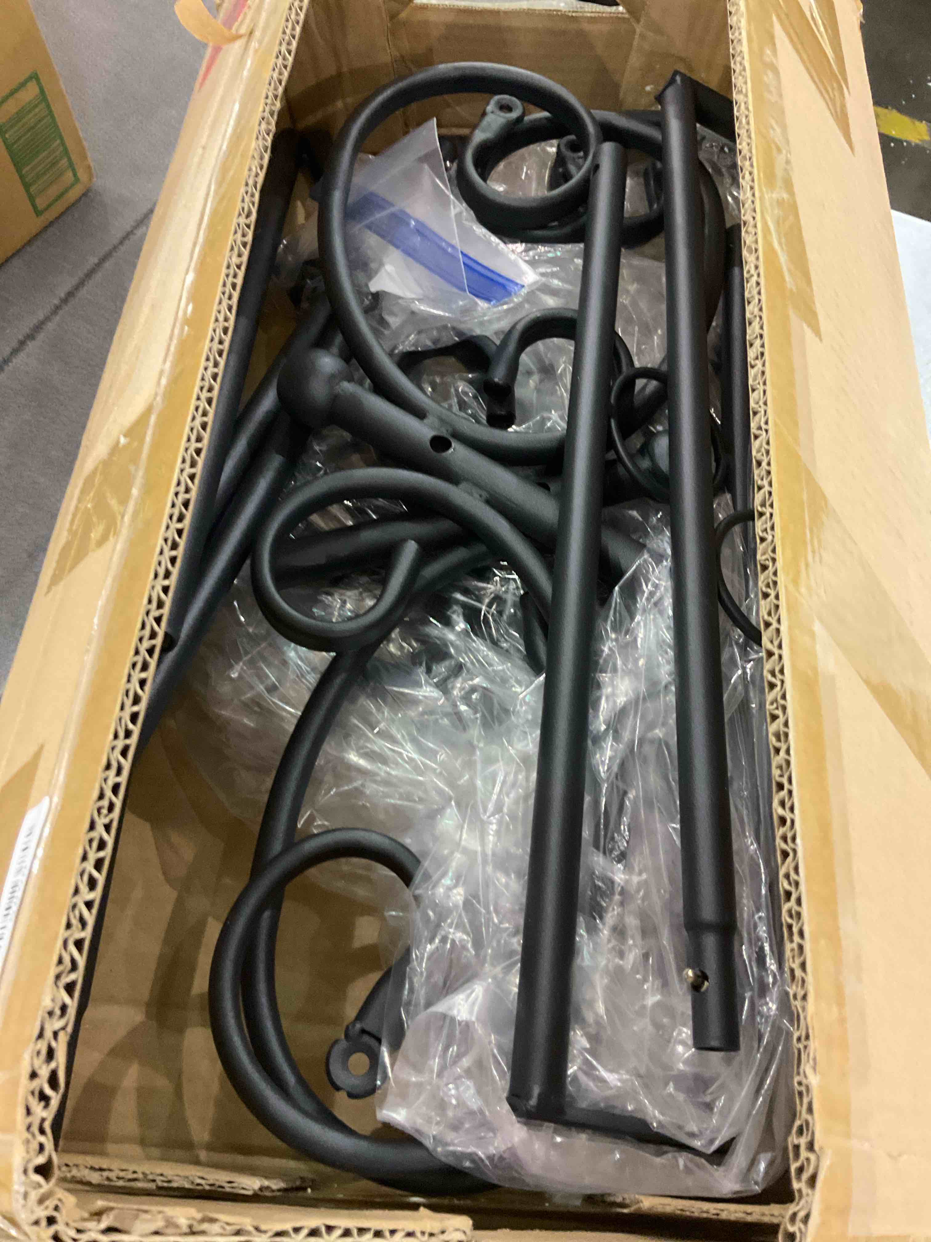 https://s3.amazonaws.com/lotting-images-prod/BargainHunt/EXS01040329_1708091389591.jpeg