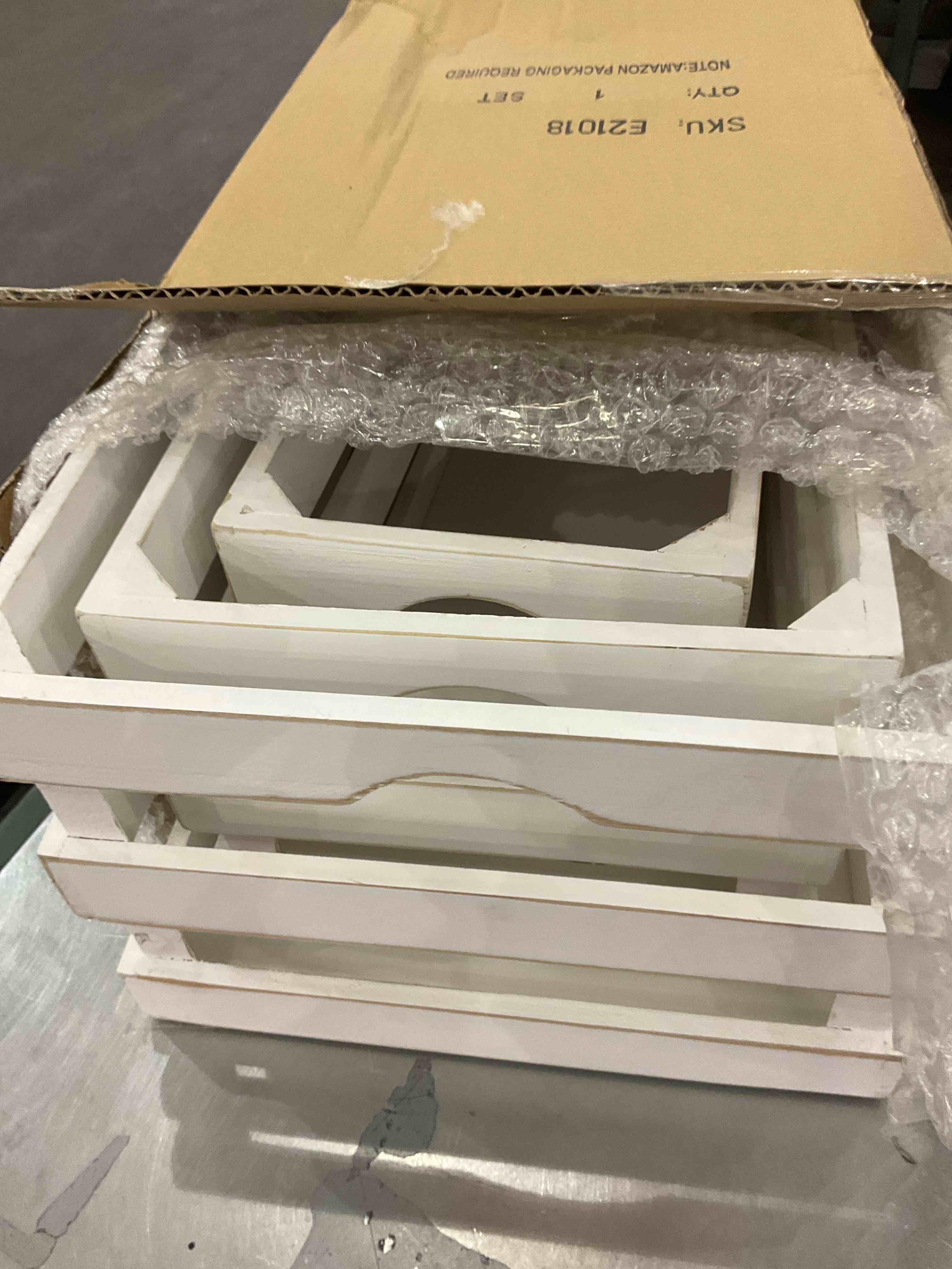https://s3.amazonaws.com/lotting-images-prod/BargainHunt/EXS01040348_1708108264511.jpeg