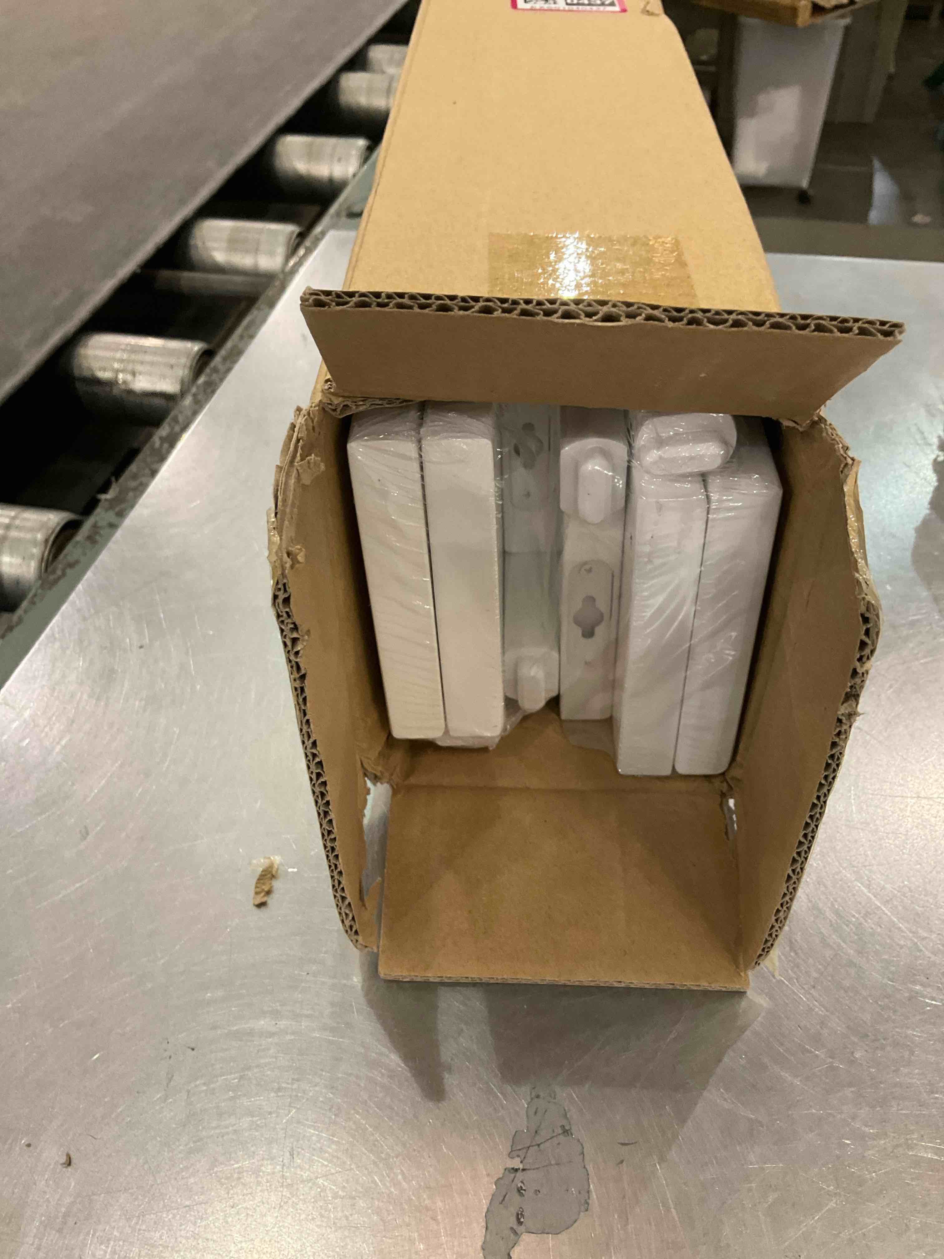 https://s3.amazonaws.com/lotting-images-prod/BargainHunt/EXS01040437_1708360546276.jpeg