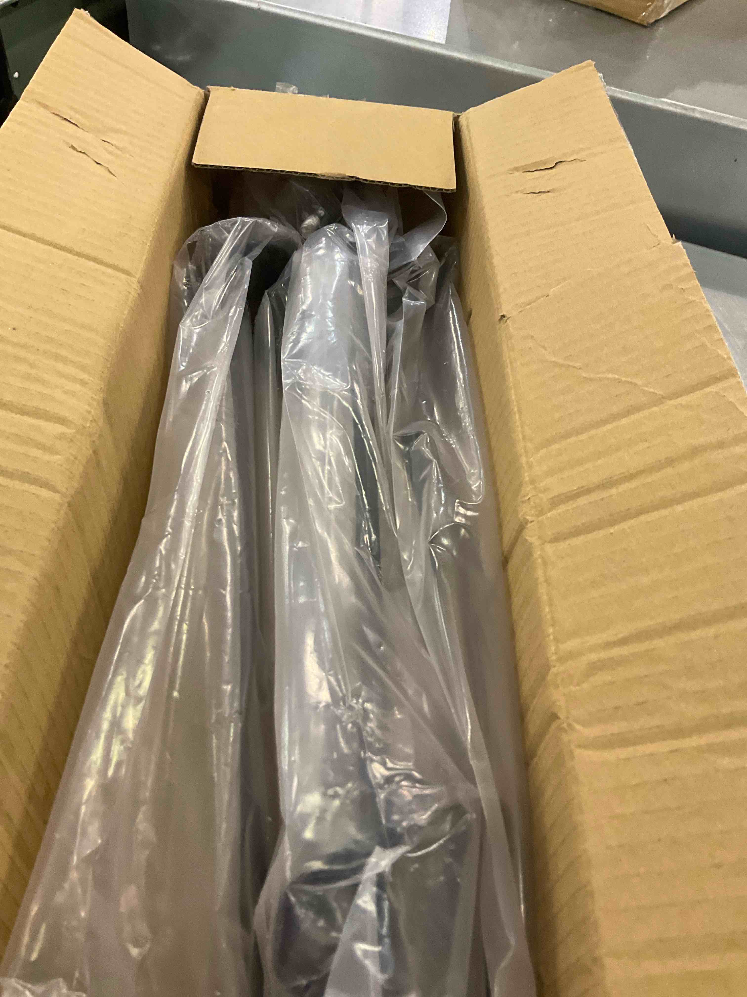 https://s3.amazonaws.com/lotting-images-prod/BargainHunt/EXS01040597_1707484807075.jpeg