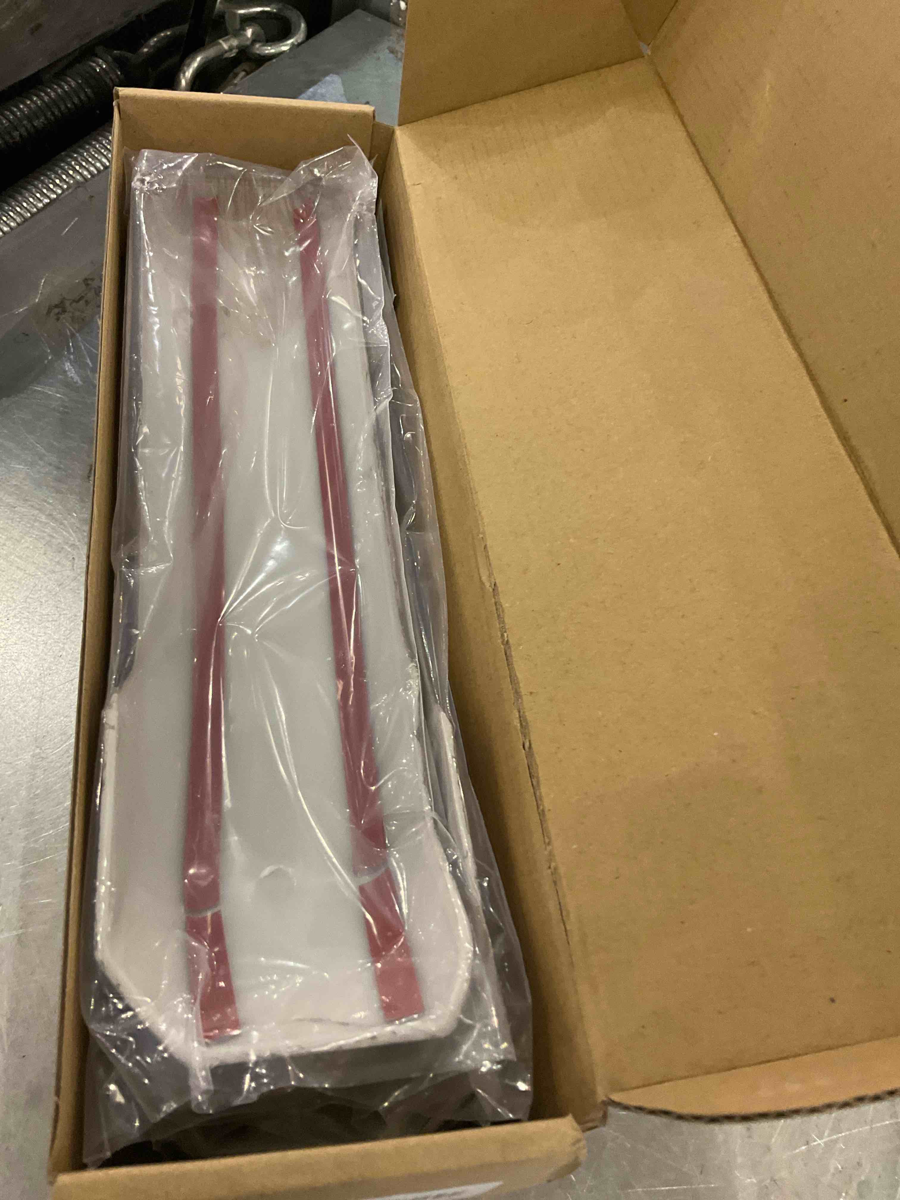 https://s3.amazonaws.com/lotting-images-prod/BargainHunt/EXS01040646_1707492105362.jpeg