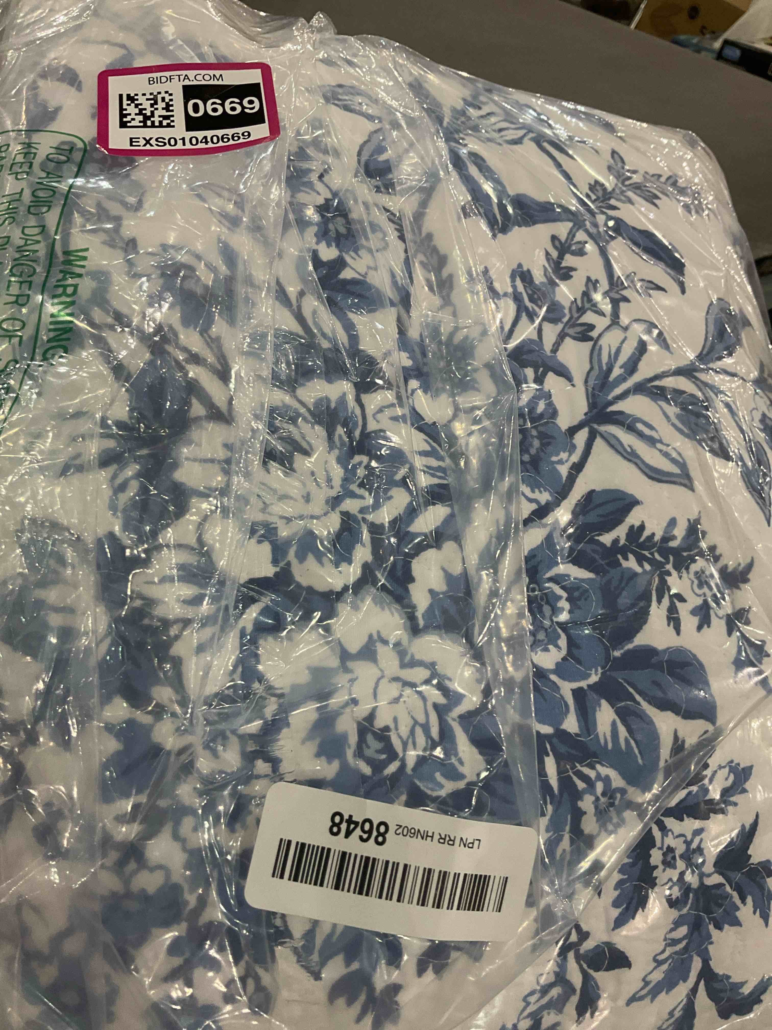 Laura Ashley Home - 185747 | Bedford Collection | Luxury Premium Ultra Soft Quilt Coverlet, Comfortable 3 Piece Bedding Set, All Season Stylish Bedspread, Full/Queen, Delft