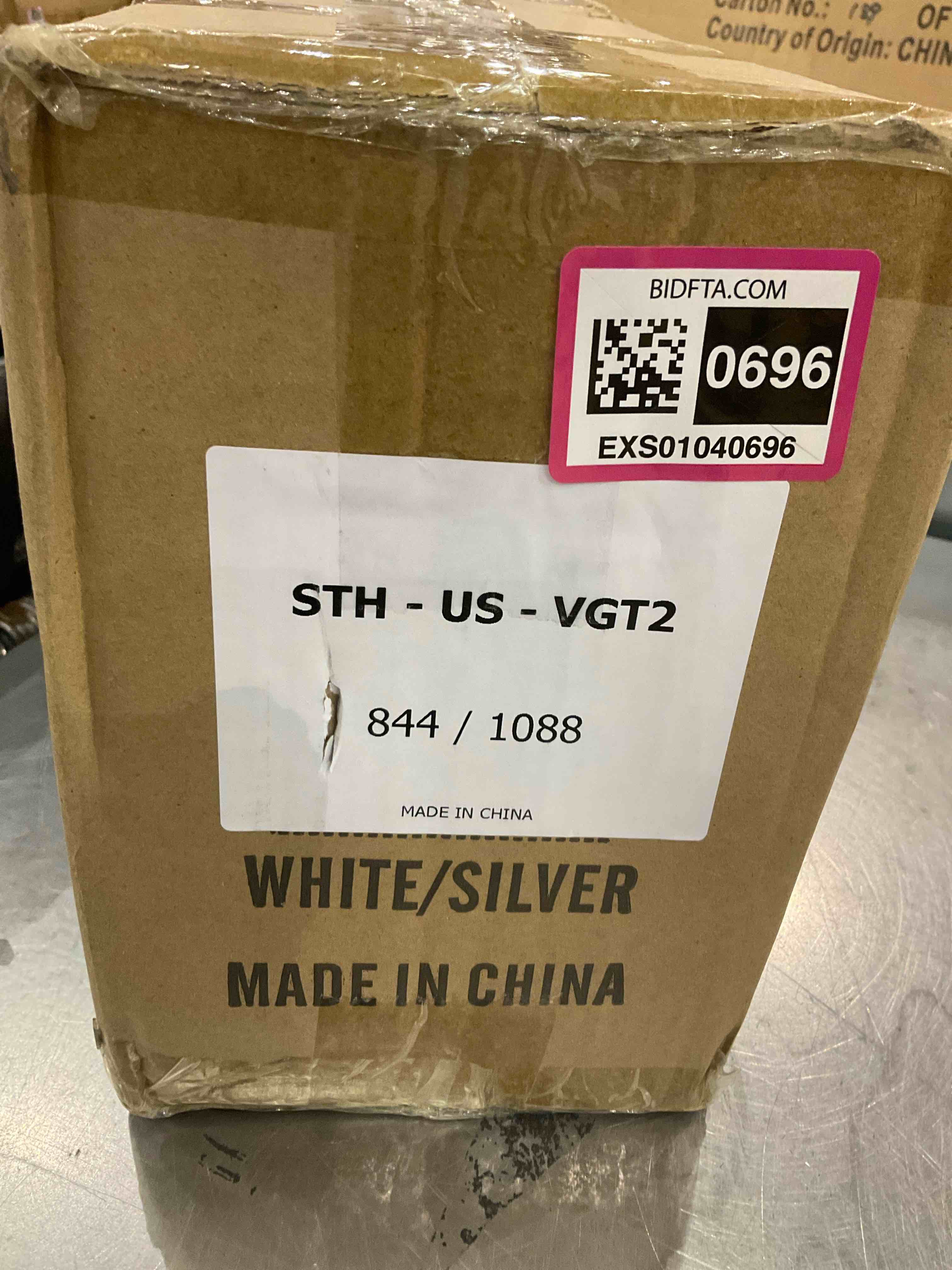 https://s3.amazonaws.com/lotting-images-prod/BargainHunt/EXS01040696_1707500907233.jpeg