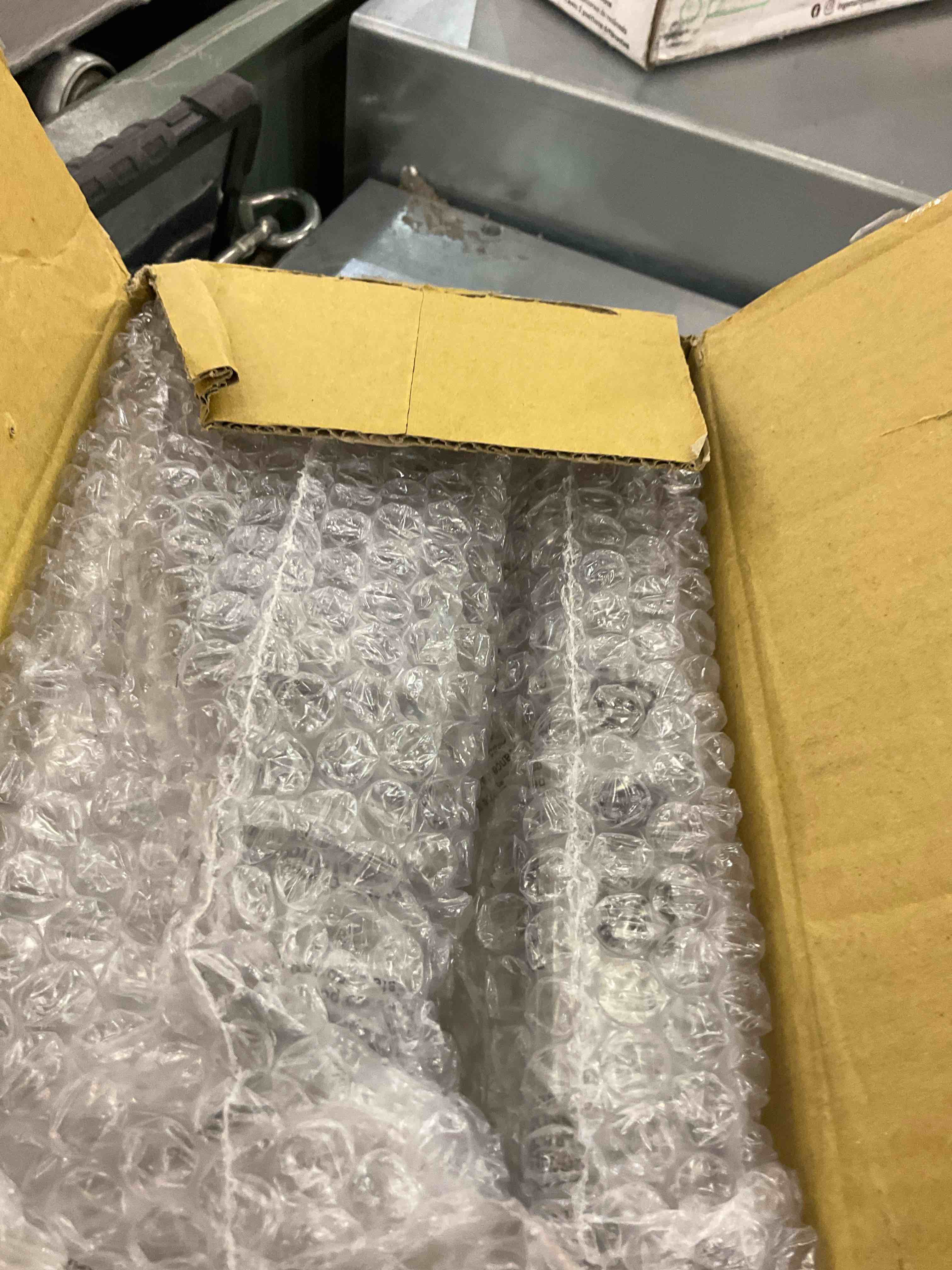 https://s3.amazonaws.com/lotting-images-prod/BargainHunt/EXS01040904_1707756226089.jpeg