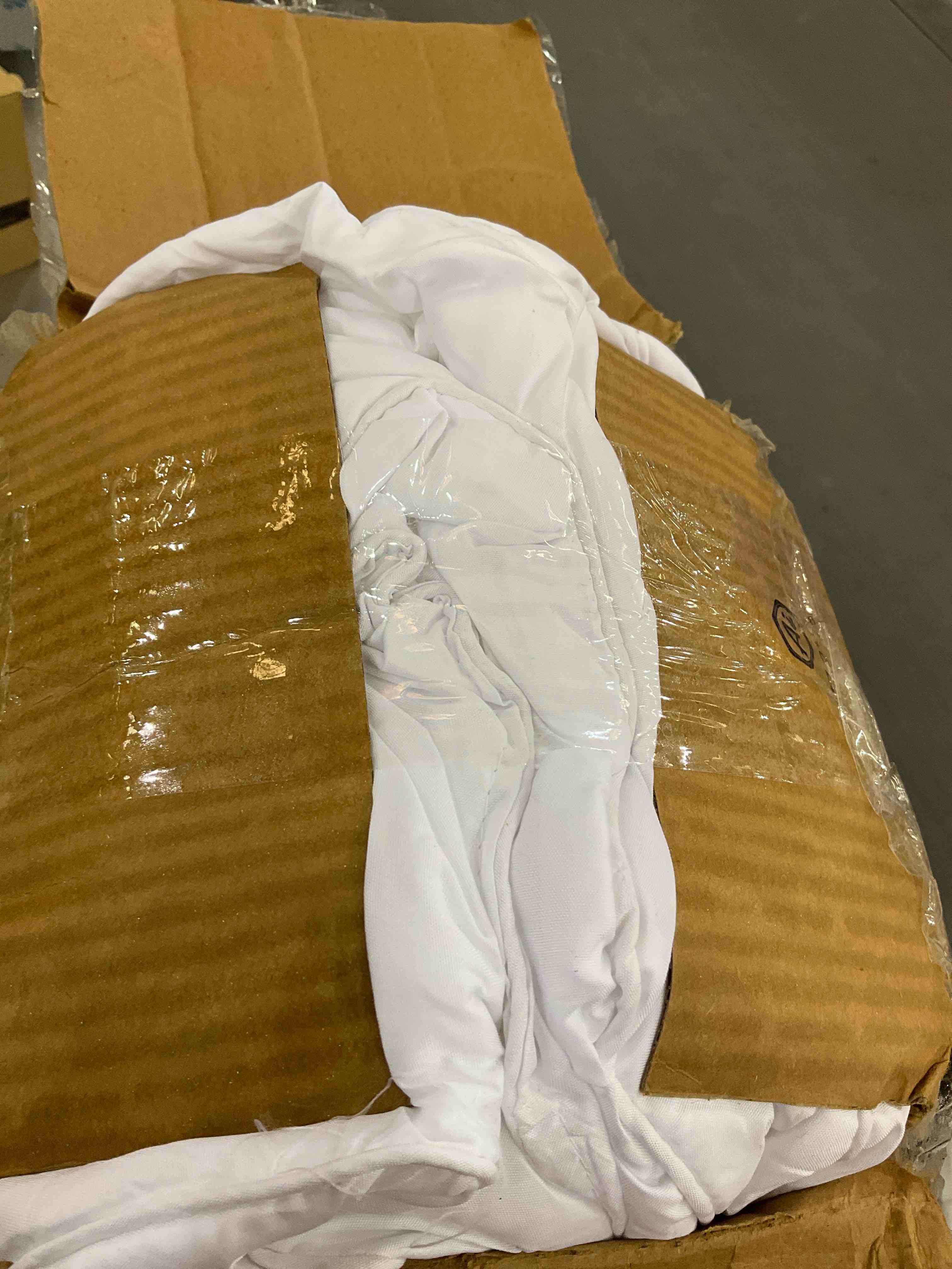 https://s3.amazonaws.com/lotting-images-prod/BargainHunt/EXS01041090_1710776639939.jpeg