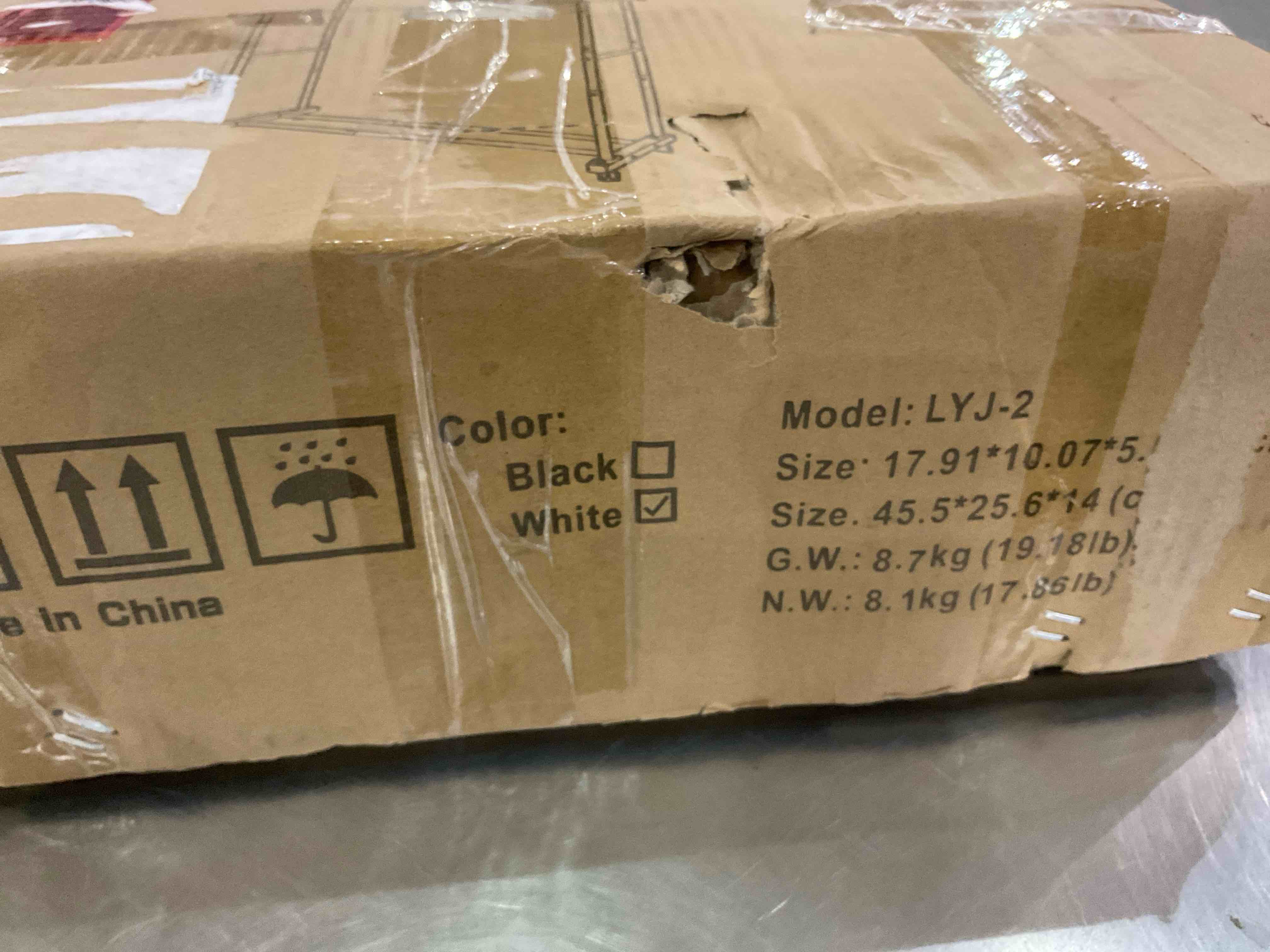 https://s3.amazonaws.com/lotting-images-prod/BargainHunt/EXS01041184_1710850781834.jpeg