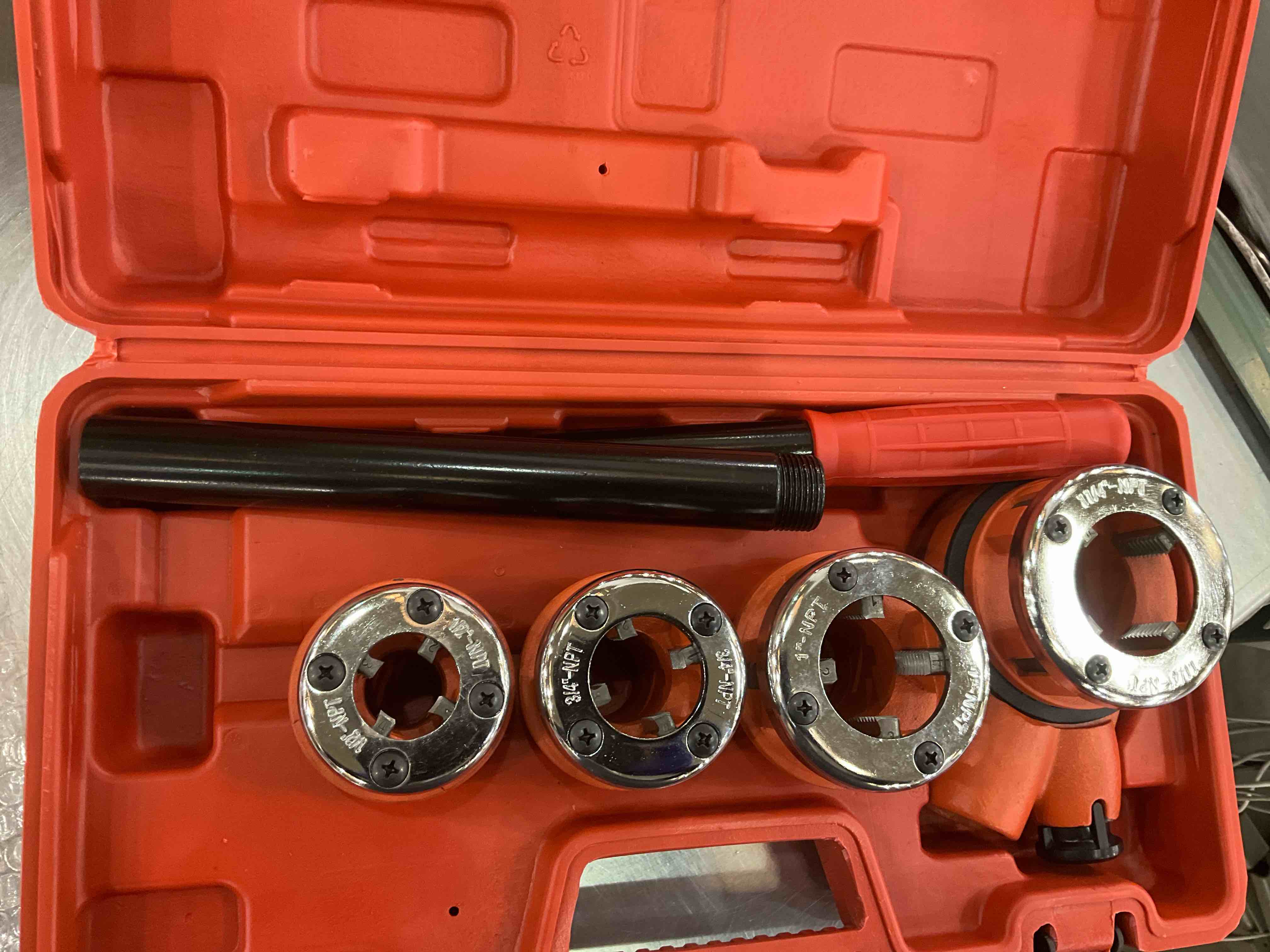 https://s3.amazonaws.com/lotting-images-prod/BargainHunt/EXS01041224_1710858196819.jpeg