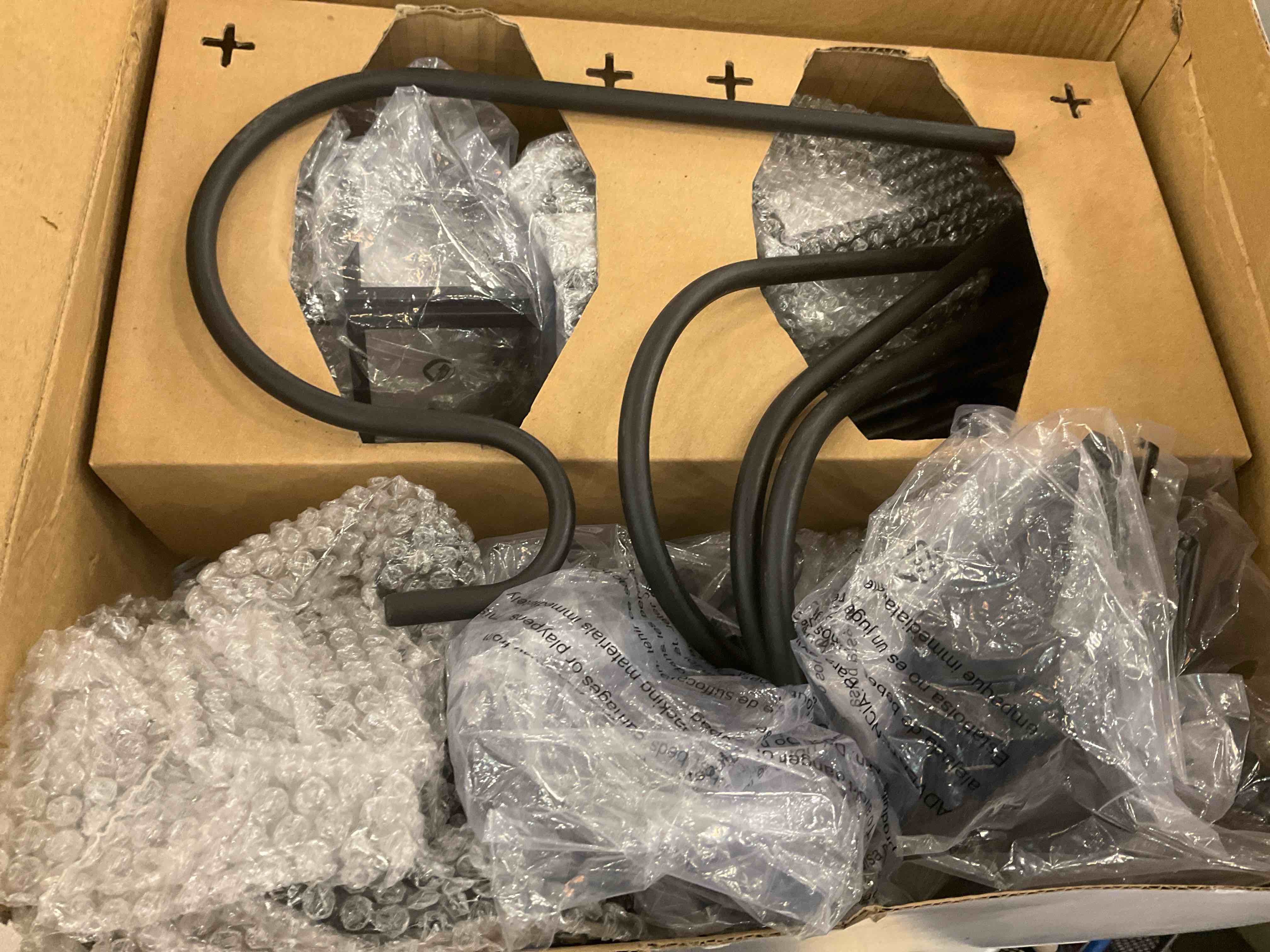 https://s3.amazonaws.com/lotting-images-prod/BargainHunt/EXS01041284_1710872999881.jpeg