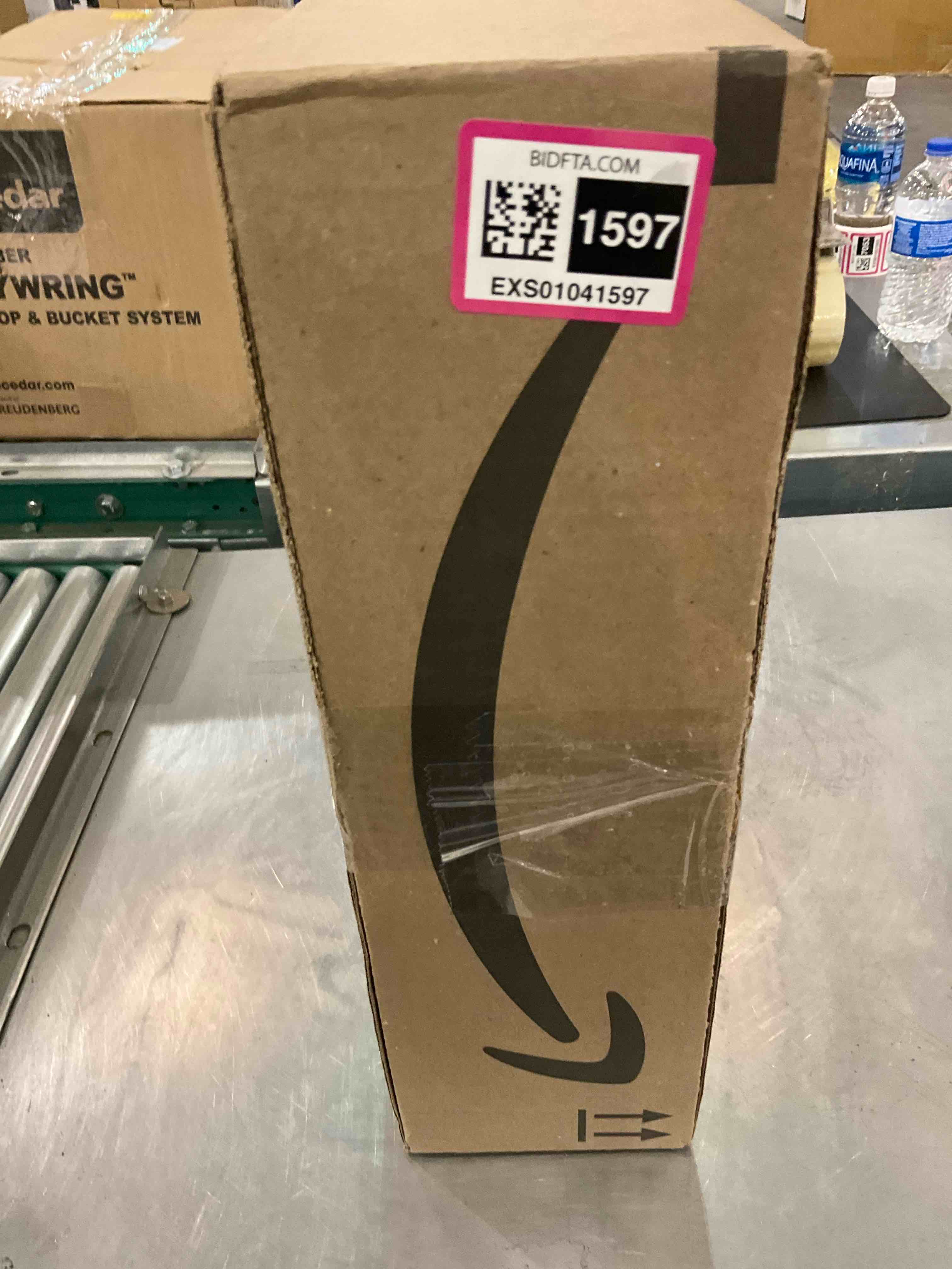 https://s3.amazonaws.com/lotting-images-prod/BargainHunt/EXS01041597_1708010684090.jpeg
