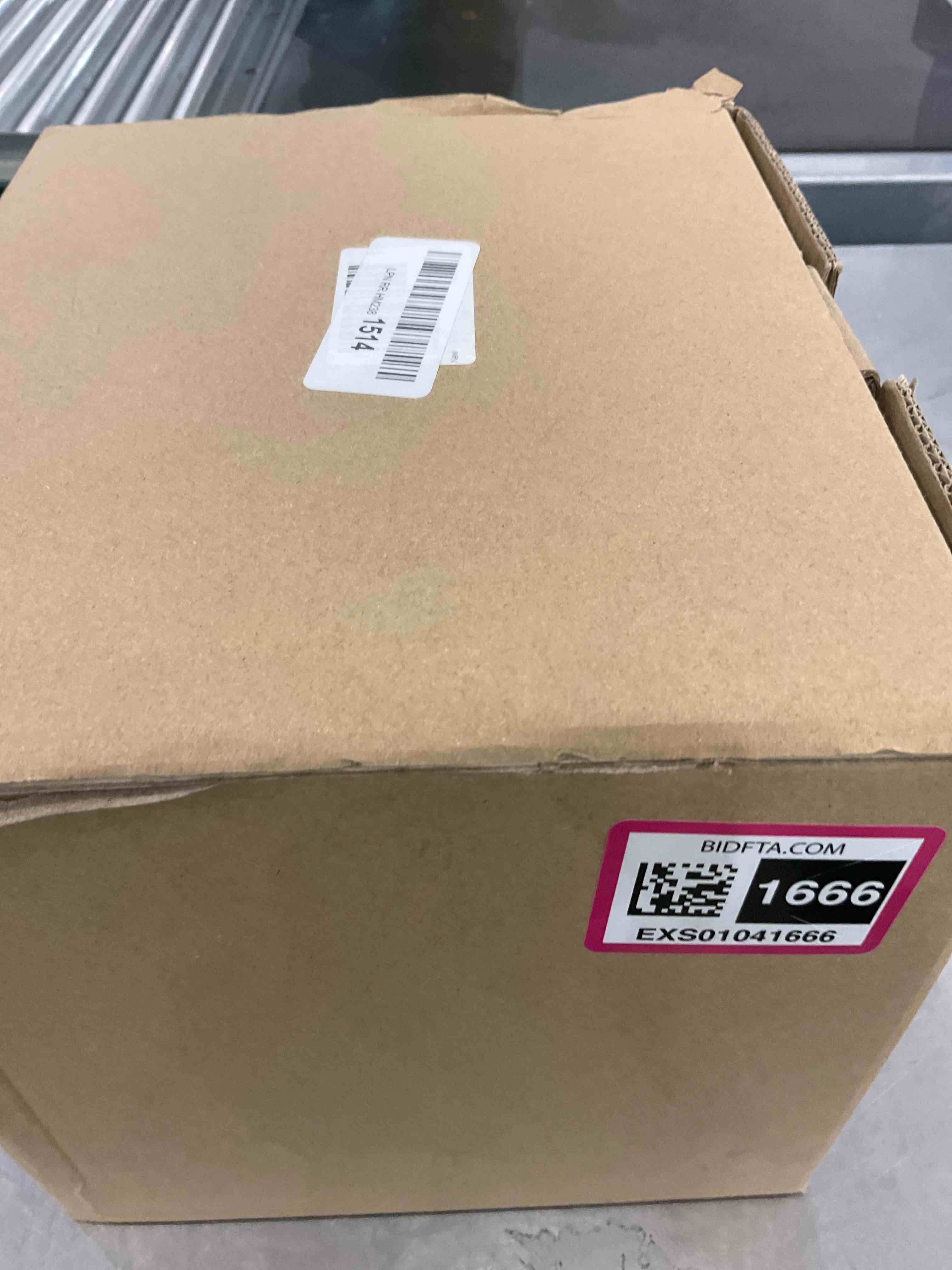 https://s3.amazonaws.com/lotting-images-prod/BargainHunt/EXS01041666_1708021736177.jpeg